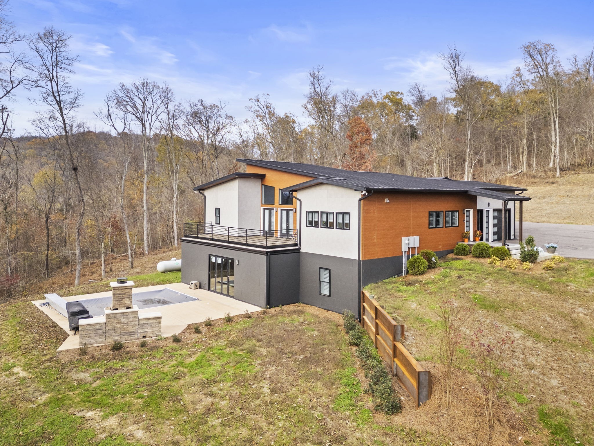 Bethpage, Tennessee, 37022, United States, 2 Bedrooms Bedrooms, ,2 BathroomsBathrooms,Residential,For Sale,1764166