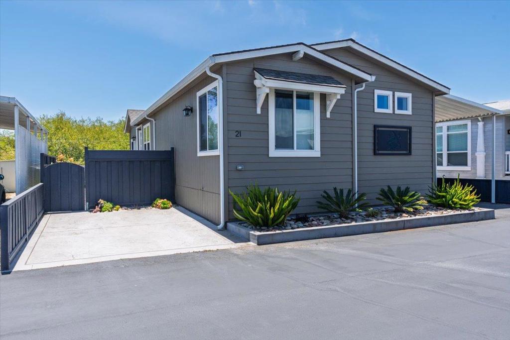 Aptos, California, 95003, United States, 3 Bedrooms Bedrooms, ,2 BathroomsBathrooms,Residential,For Sale,1977093