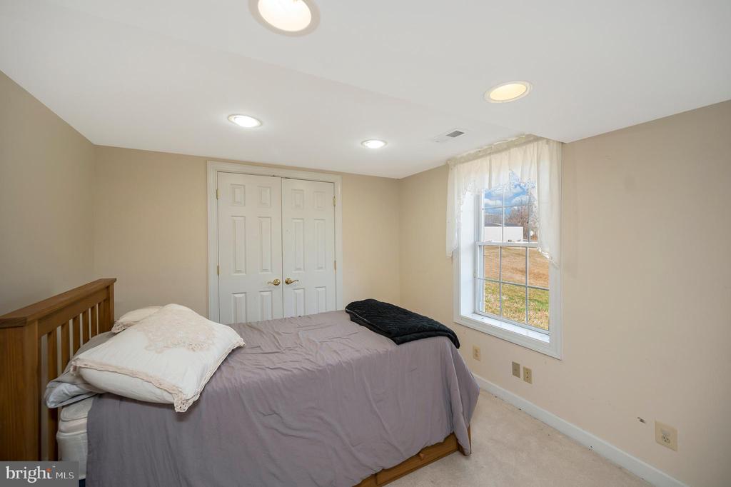 Sumerduck, Virginia, 22742, United States, 4 Bedrooms Bedrooms, ,5 BathroomsBathrooms,Residential,For Sale,2048793