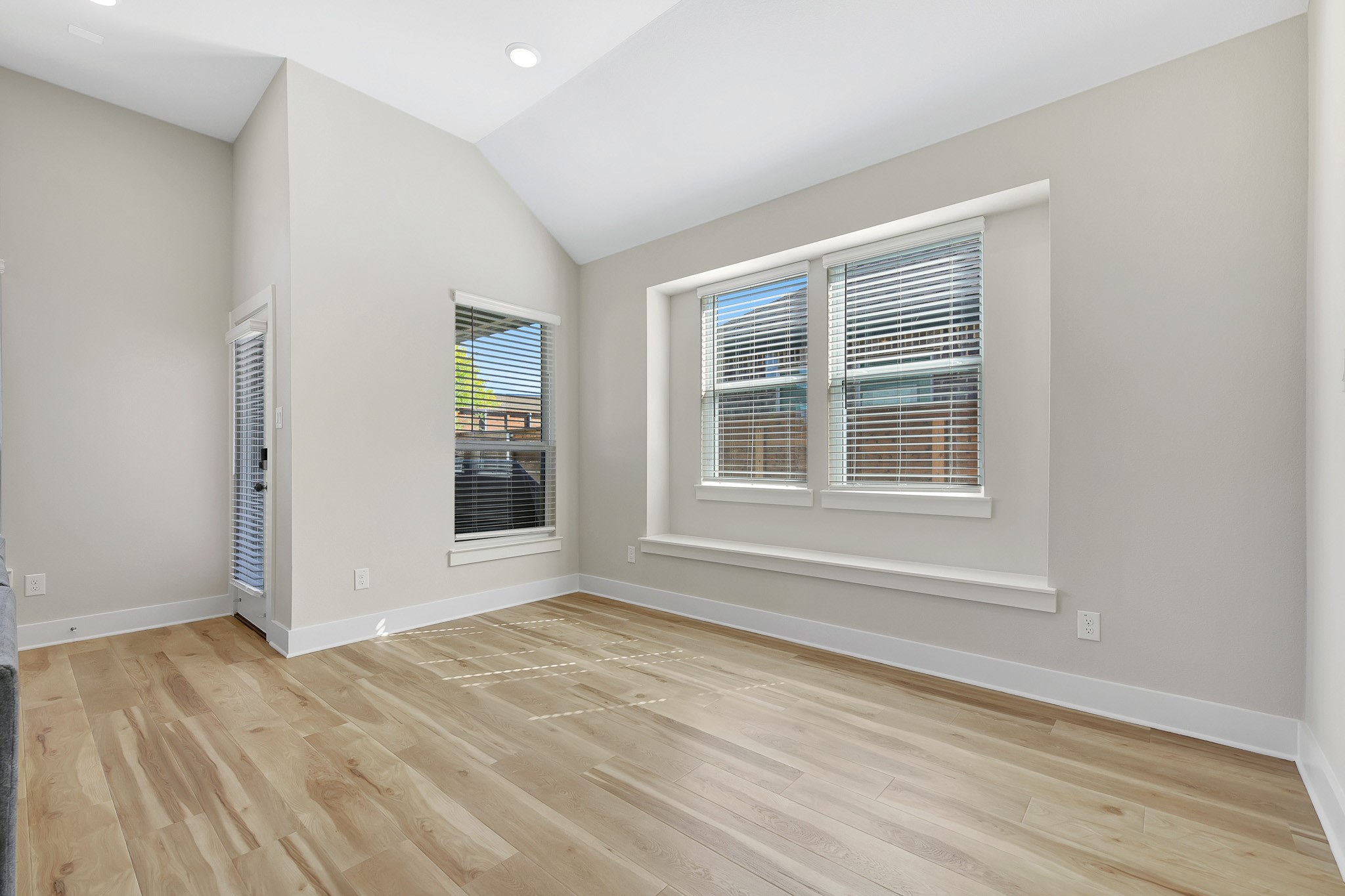 Mesquite, Texas, 75181, United States, 4 Bedrooms Bedrooms, ,3 BathroomsBathrooms,Residential,For Sale,1962301