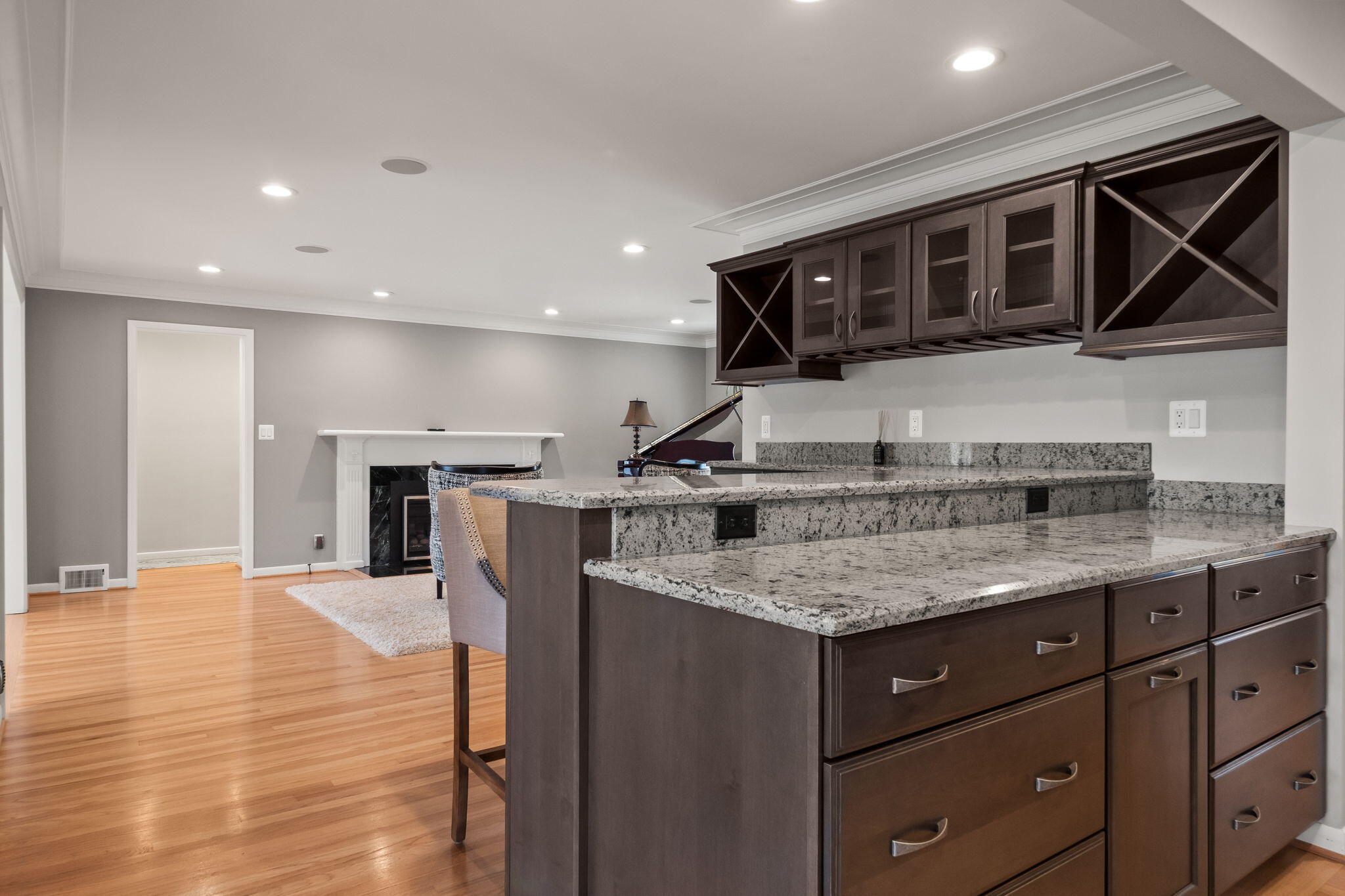 Detroit, Michigan, 48215, United States, 3 Bedrooms Bedrooms, ,4 BathroomsBathrooms,Residential,For Sale,1924310