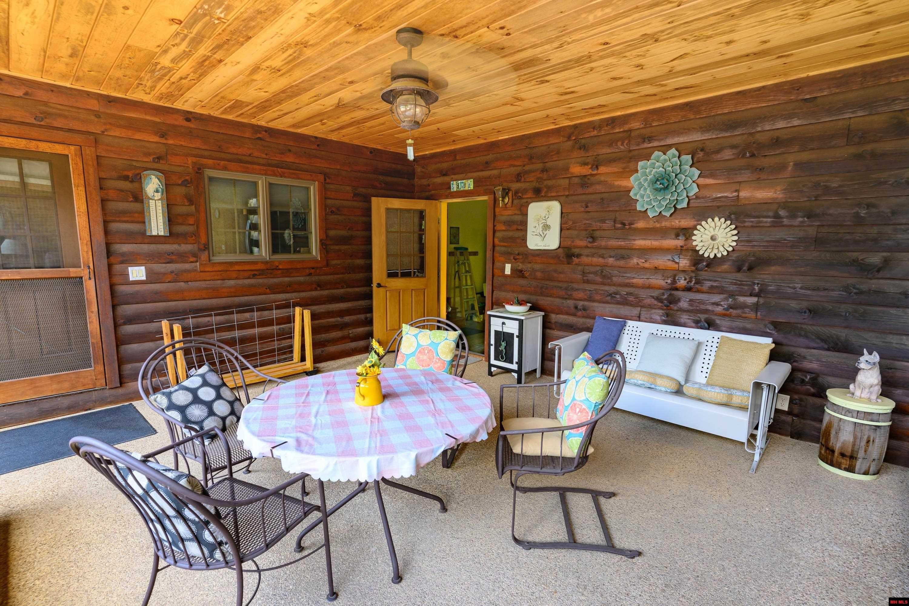 Mountain Home, Arkansas, 72653, United States, 3 Bedrooms Bedrooms, ,3 BathroomsBathrooms,Residential,For Sale,2009721