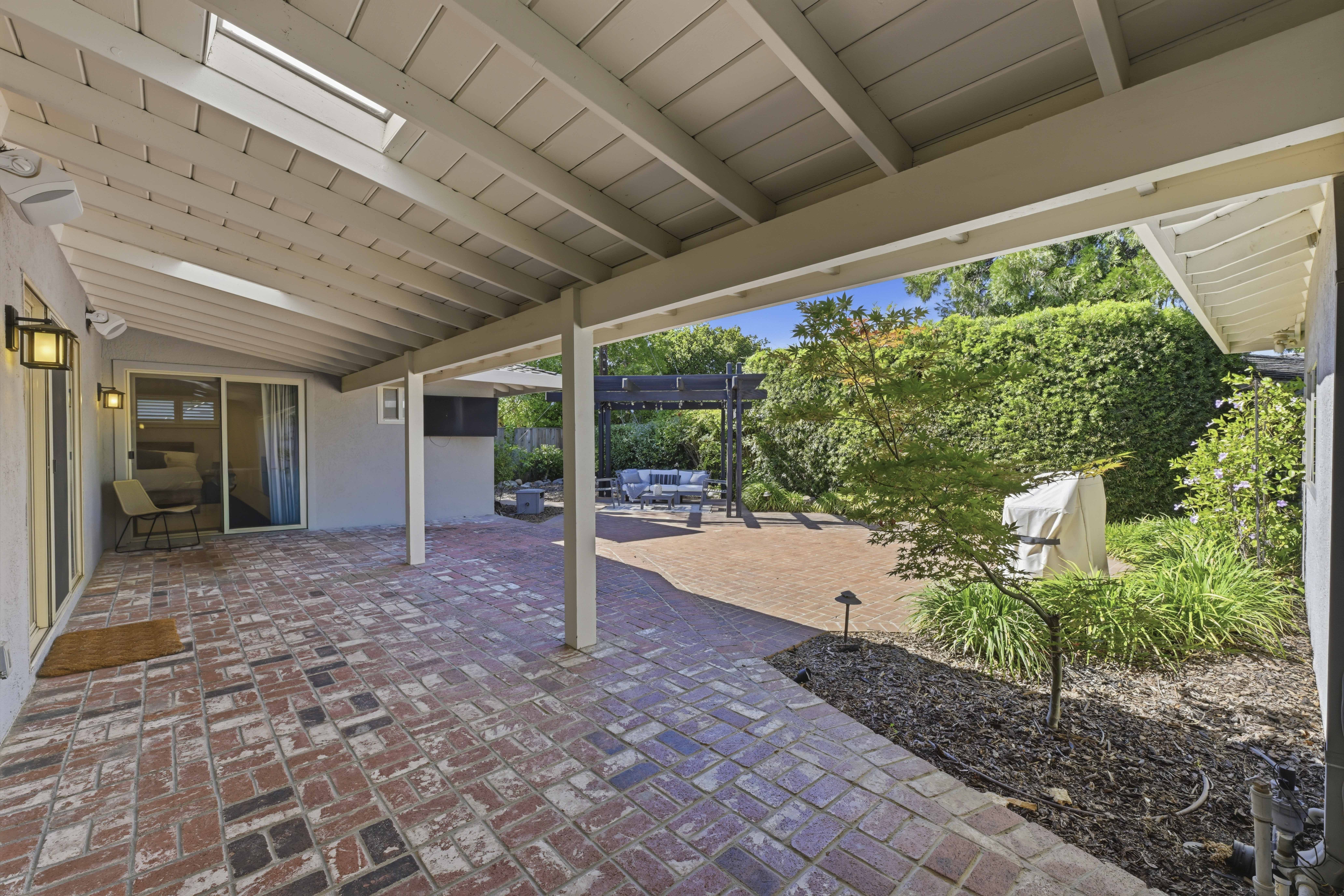  2929 Latham Drive, Sacramento, CA 95864 - 物件實景