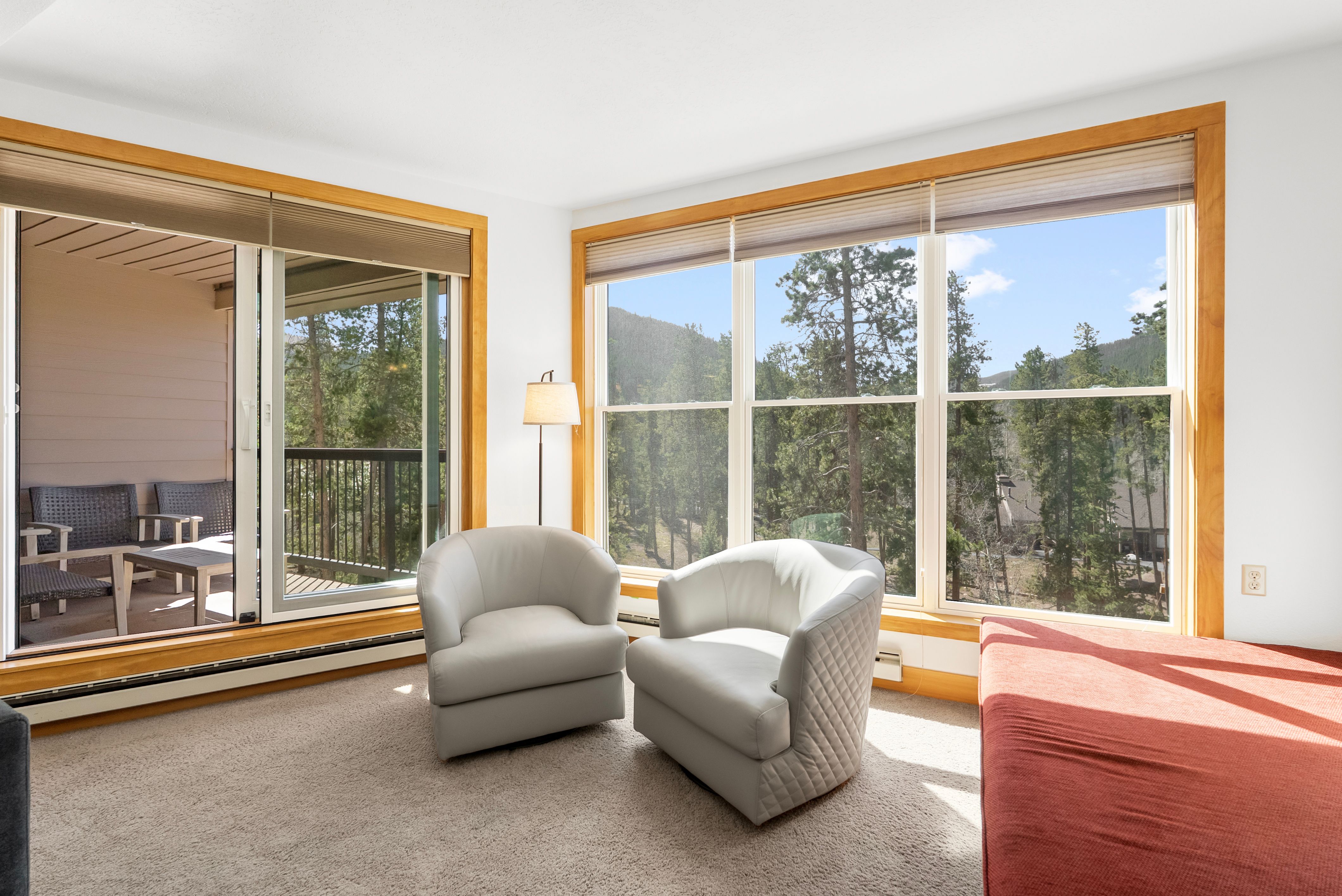  A Spacious and Light-filled Mountain Retreat - 物件實景