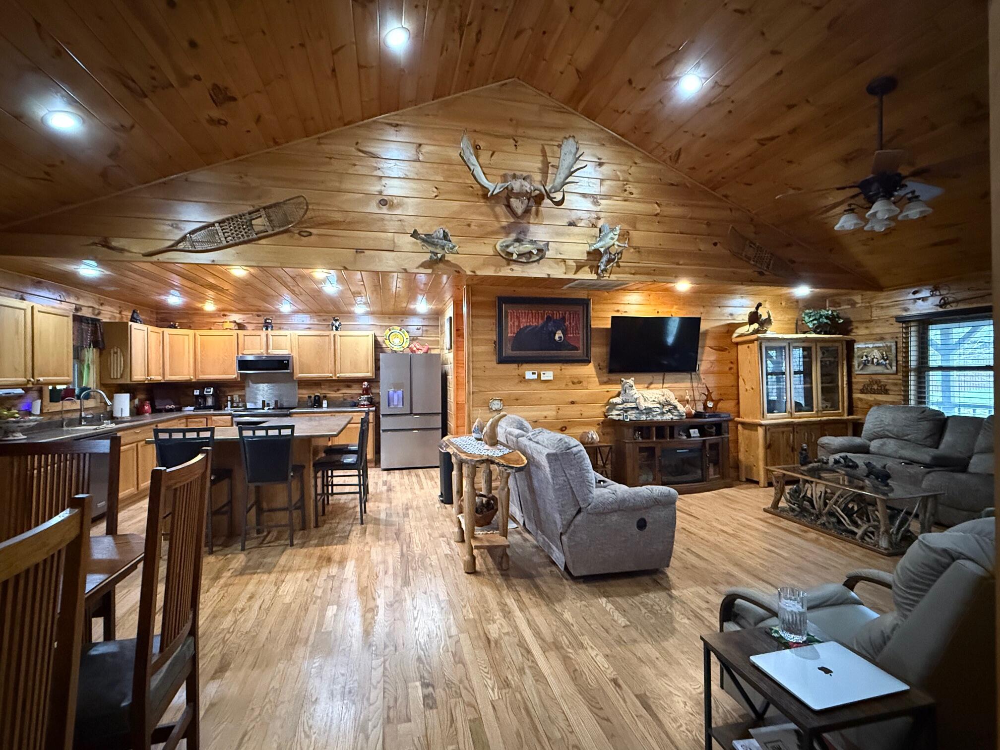 Norwood, Missouri, 65717, United States, 3 Bedrooms Bedrooms, ,3 BathroomsBathrooms,Residential,For Sale,2005497