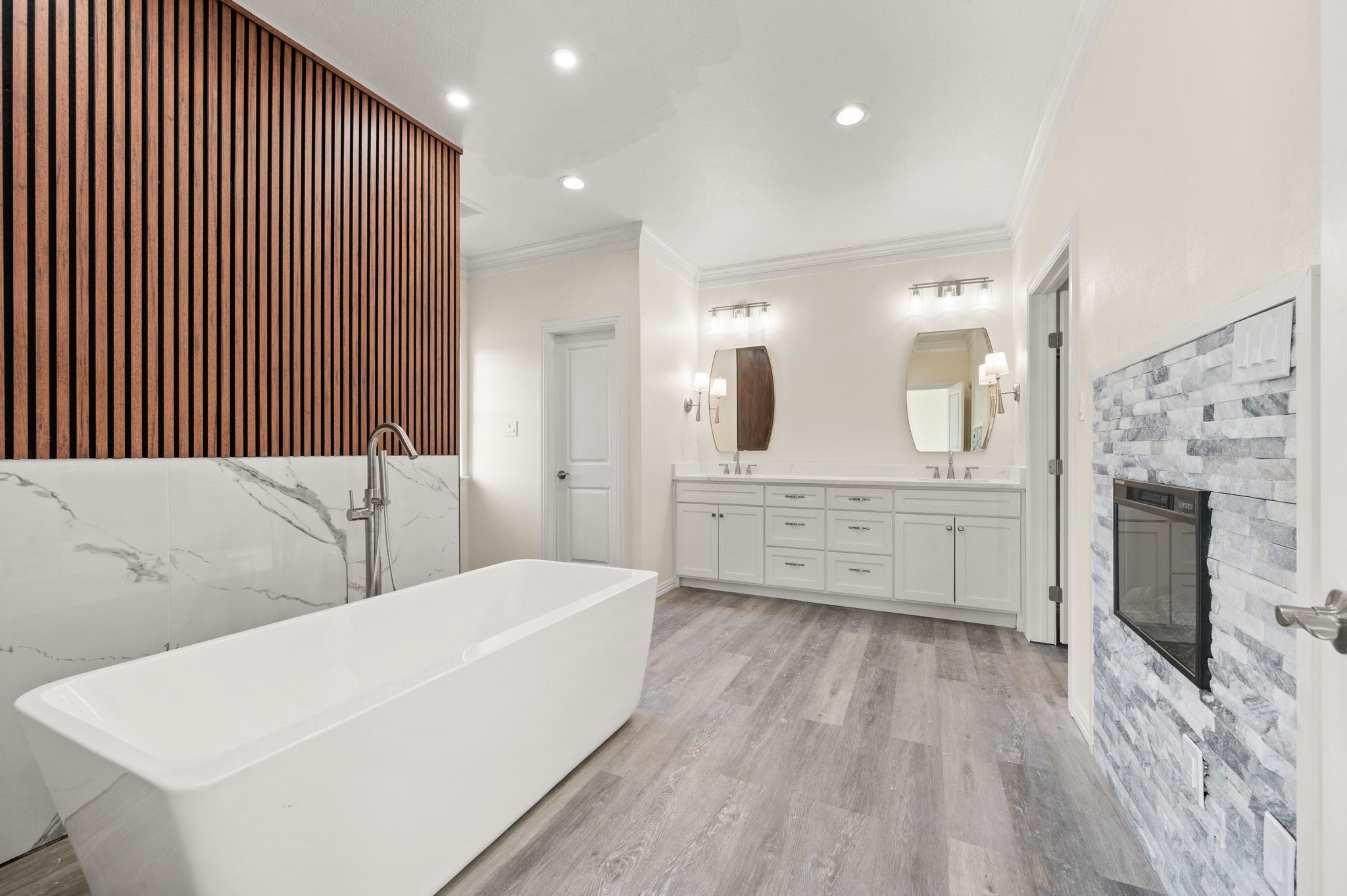 Grand Prairie, Texas, 75104, United States, 5 Bedrooms Bedrooms, ,5 BathroomsBathrooms,Residential,For Sale,2005426