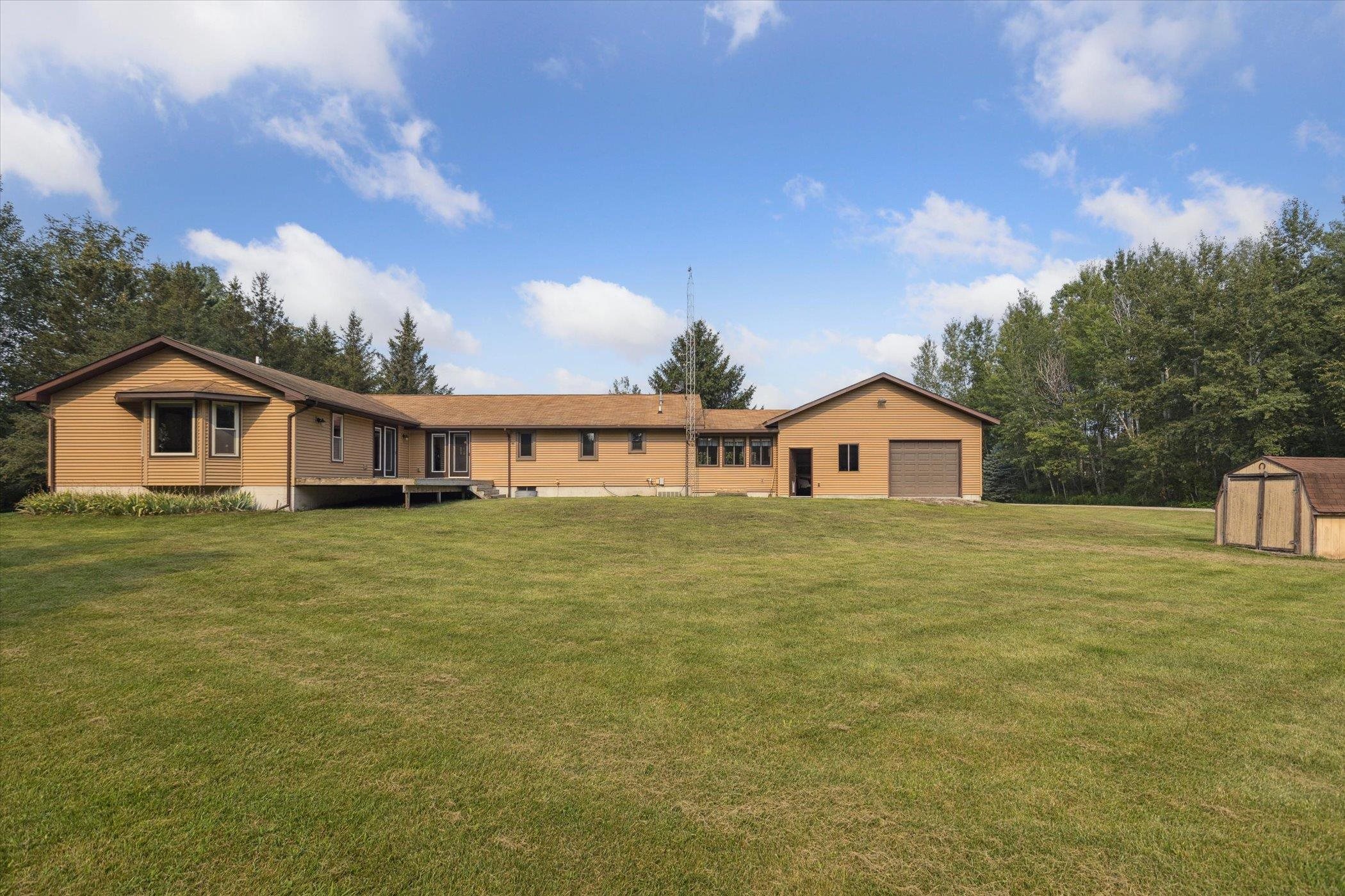 Midland, Michigan, 48640, United States, 3 Bedrooms Bedrooms, ,3 BathroomsBathrooms,Residential,For Sale,1975279