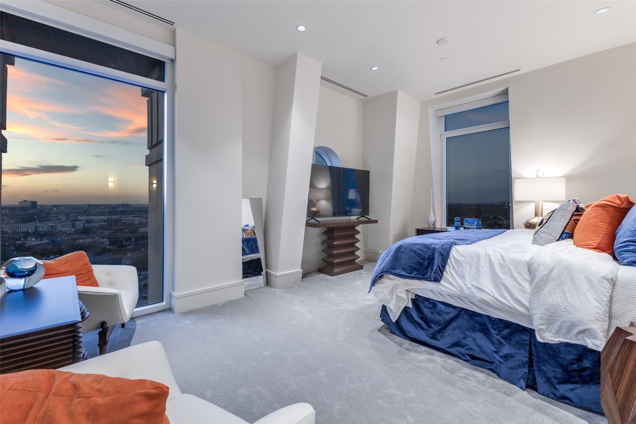 Dallas, Texas, 75219, United States, 3 Bedrooms Bedrooms, ,4 BathroomsBathrooms,Residential,For Sale,1993502