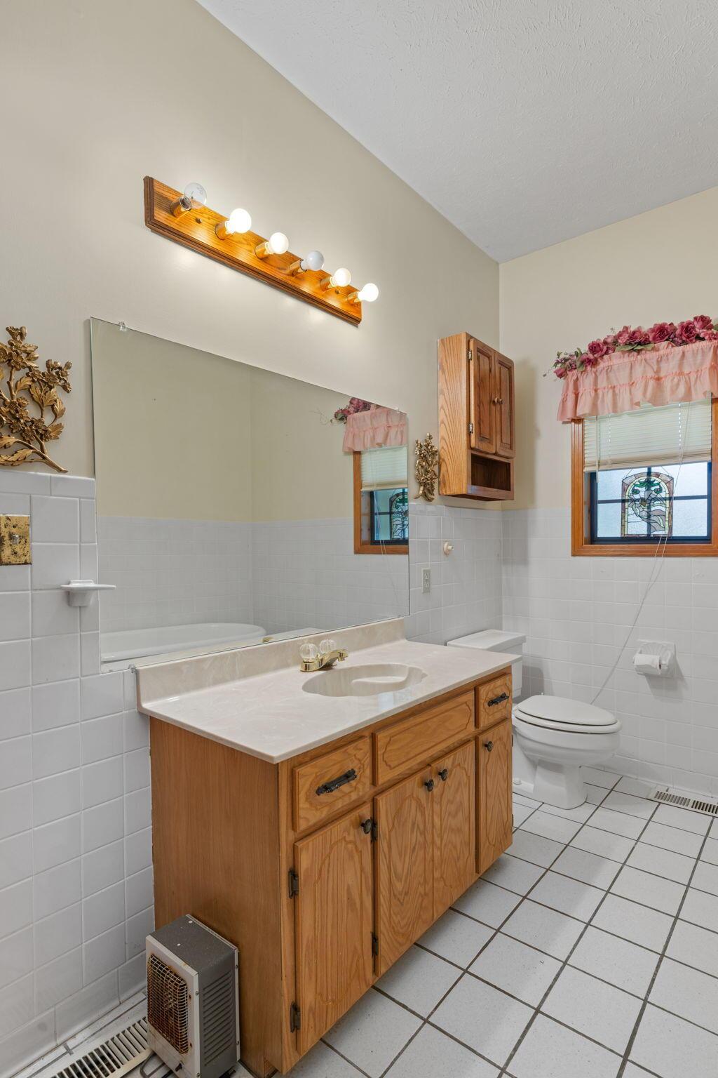Reagan, Tennessee, 38368, United States, 6 Bedrooms Bedrooms, ,5 BathroomsBathrooms,Residential,For Sale,1927182