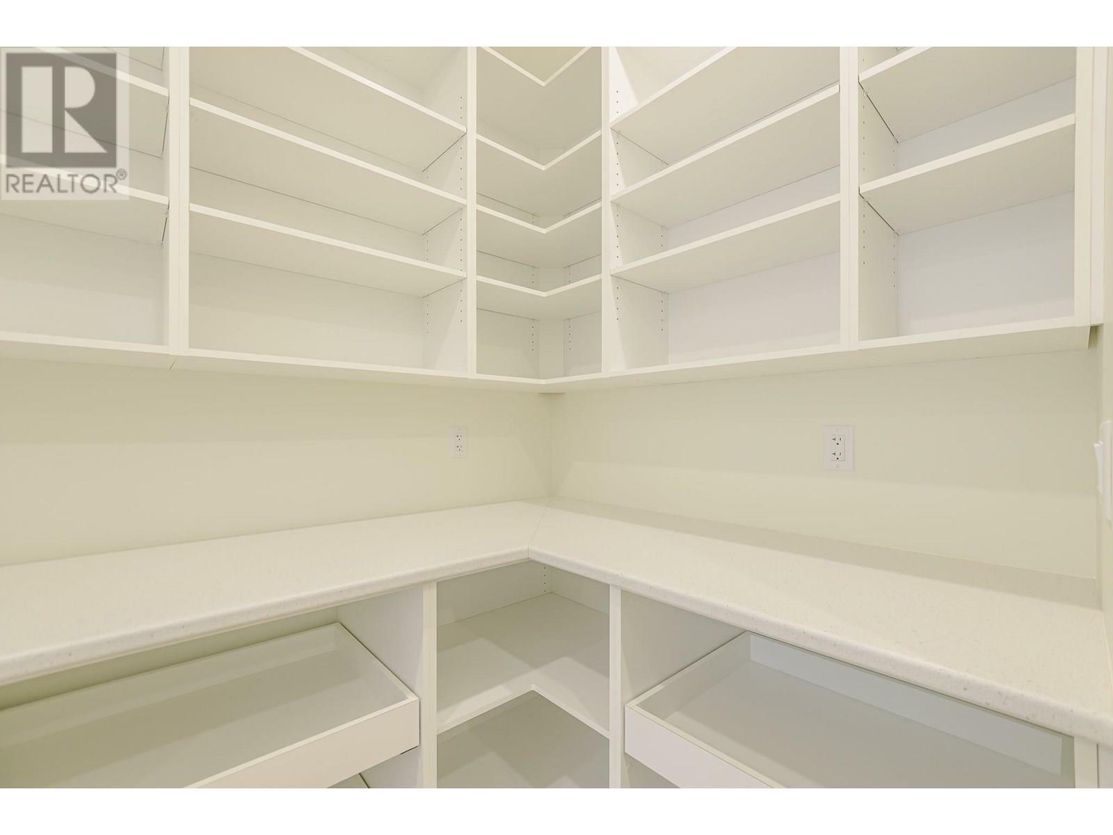 BLIND BAY, British Columbia, V0E 1H0, CA, 3 Bedrooms Bedrooms, ,2 BathroomsBathrooms,Residential,For Sale,1836853