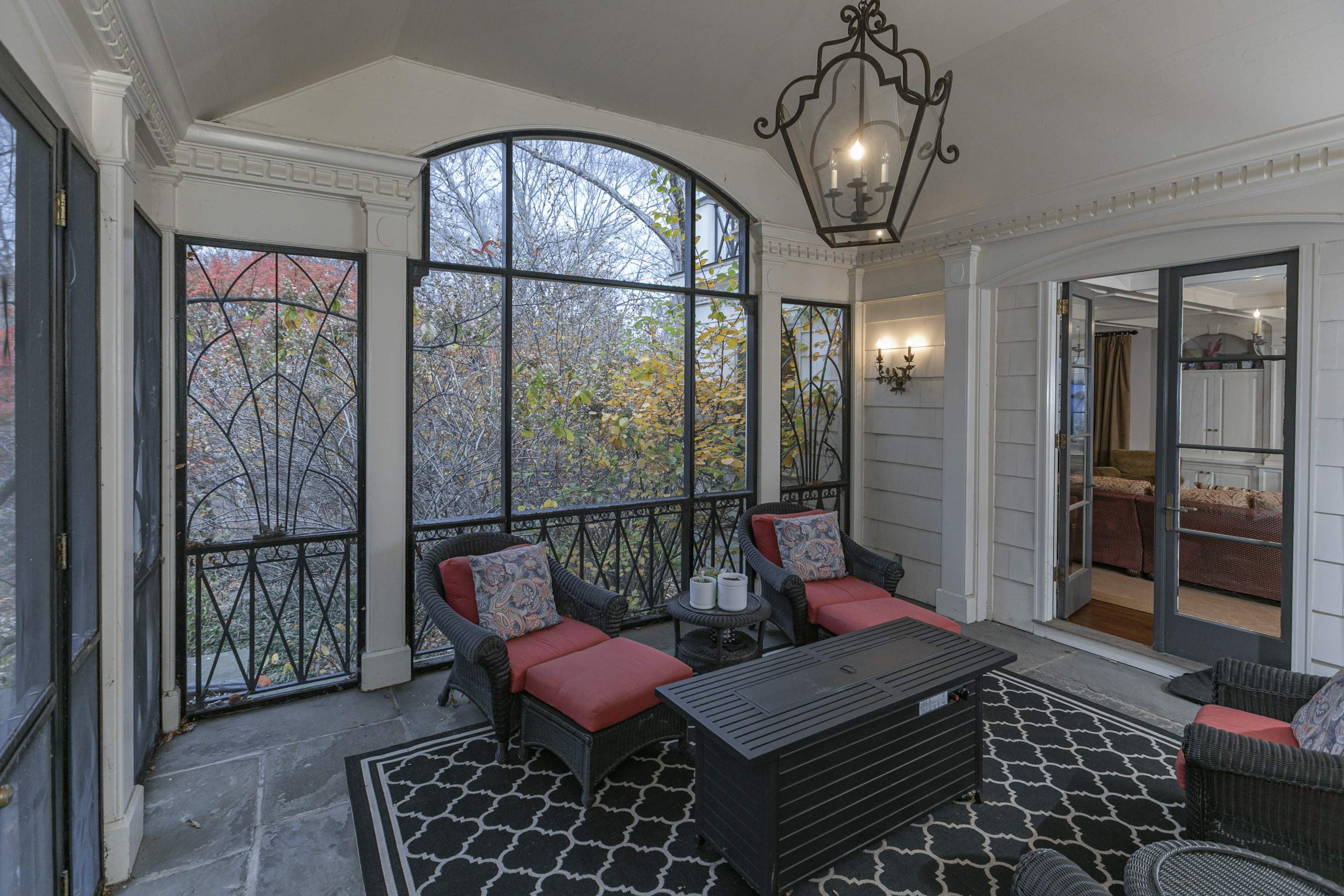  Iconic 1930s Princeton Estate with Pool, Home Theater, and Acreage - 物件實景