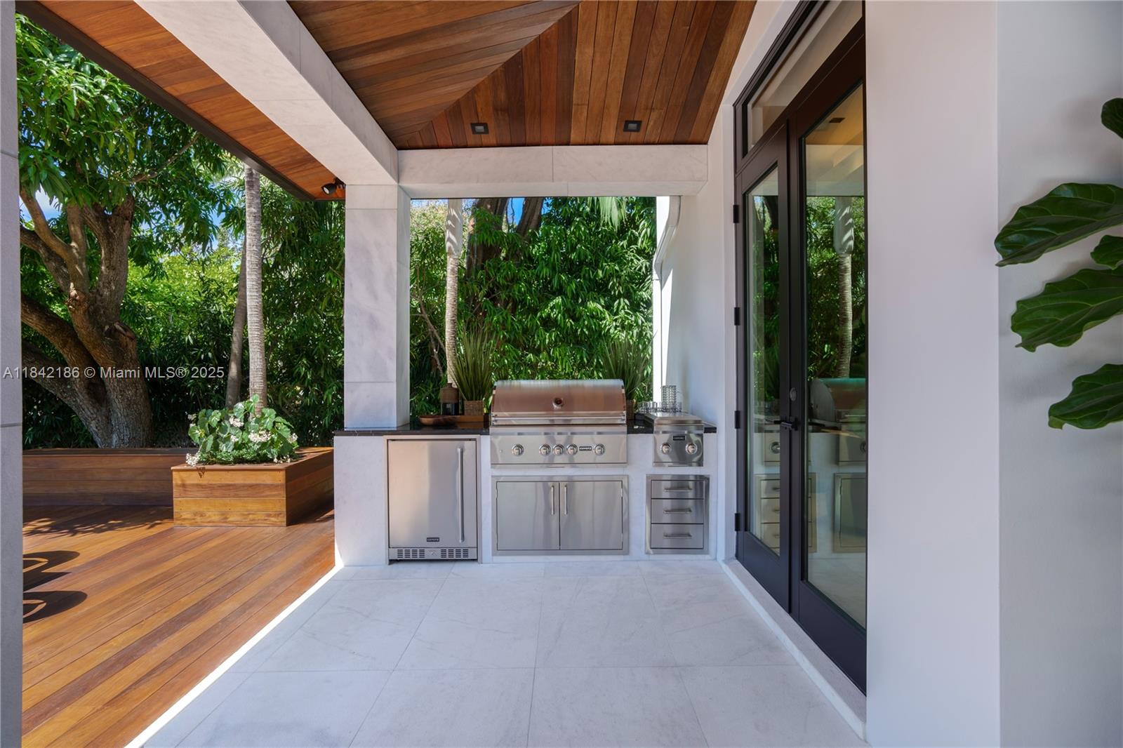 Miami, Florida, 33137, United States, 6 Bedrooms Bedrooms, ,7 BathroomsBathrooms,Residential,For Sale,1903270