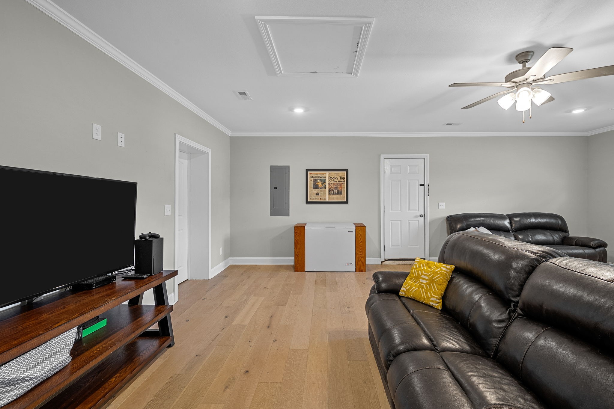 Clarksville, Tennessee, 37040, United States, 4 Bedrooms Bedrooms, ,3 BathroomsBathrooms,Residential,For Sale,1988852