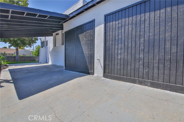 Los Angeles, California, 90001, United States, 4 Bedrooms Bedrooms, ,Residential,For Sale,1928071