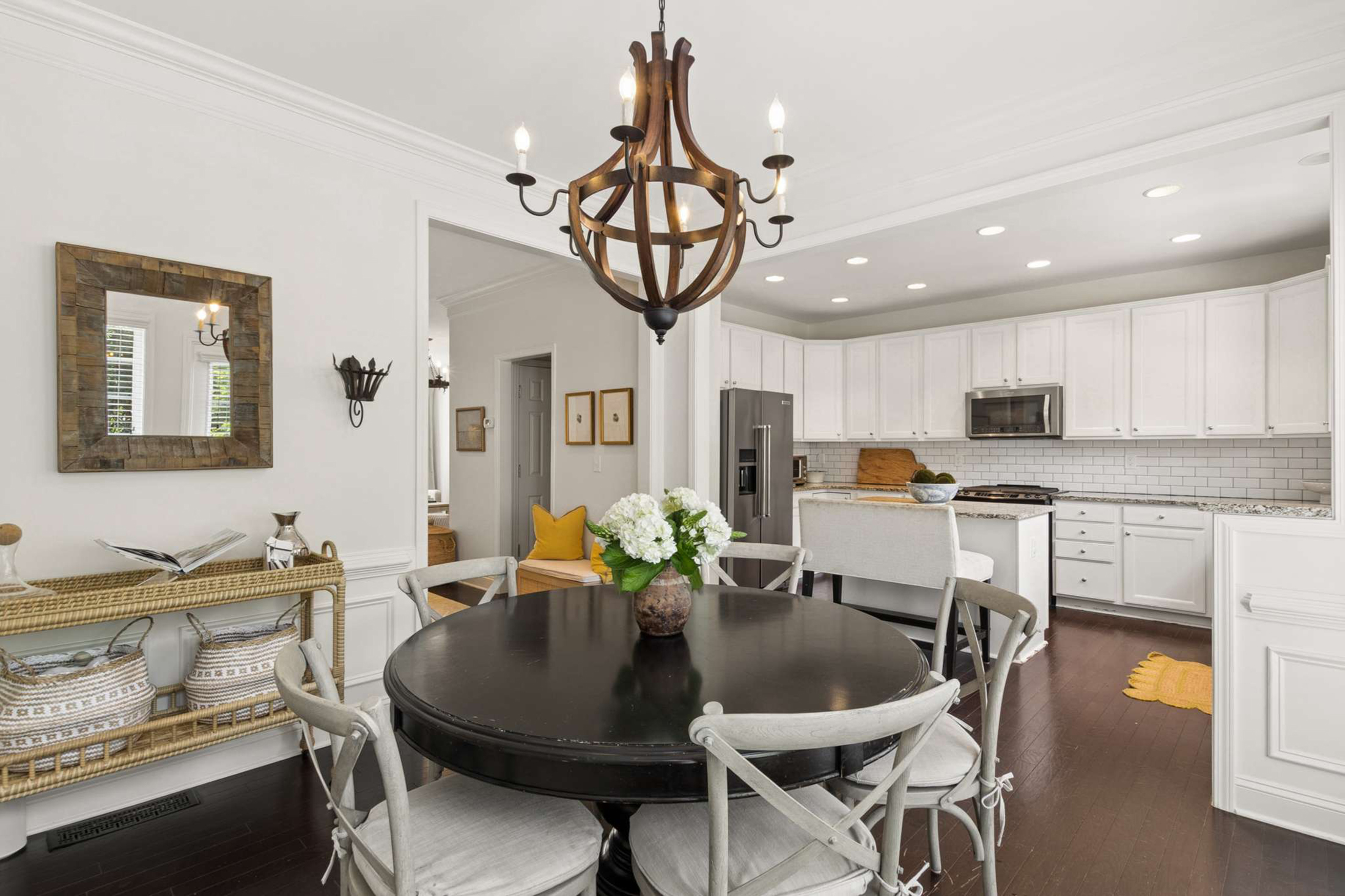  Beautiful, Light-filled Townhome in Historic Desirable Ardmore Park Neighborhood - 物件實景