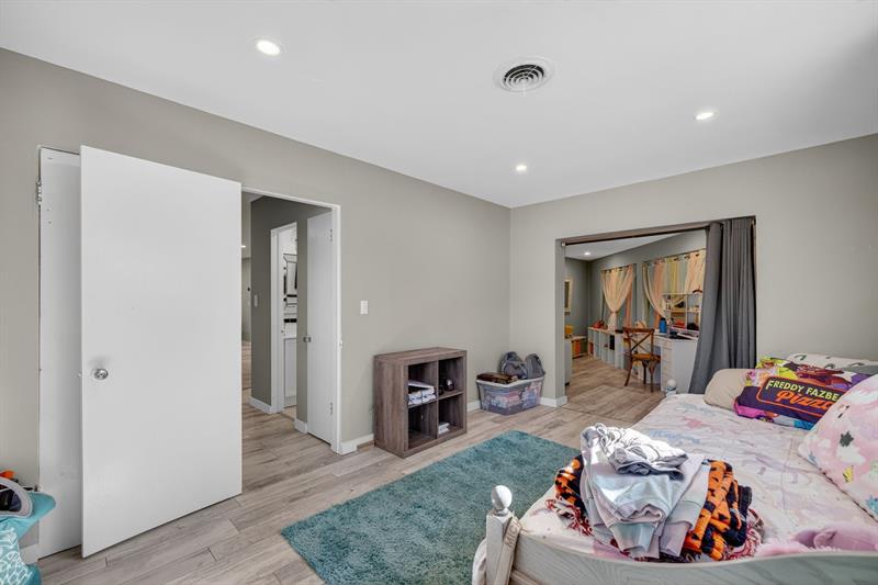 Oakland Park, Florida, 33334, United States, 3 Bedrooms Bedrooms, ,2 BathroomsBathrooms,Residential,For Sale,1986297