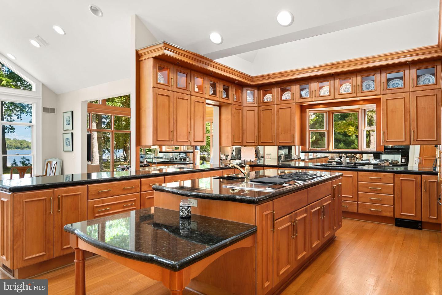 Queenstown, Maryland, 21658, United States, 5 Bedrooms Bedrooms, ,6 BathroomsBathrooms,Residential,For Sale,1940127