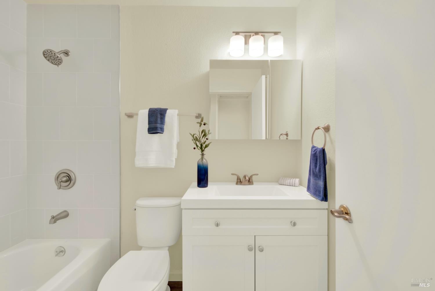 Napa, California, 94558, United States, 3 Bedrooms Bedrooms, ,2 BathroomsBathrooms,Residential,For Sale,1939926