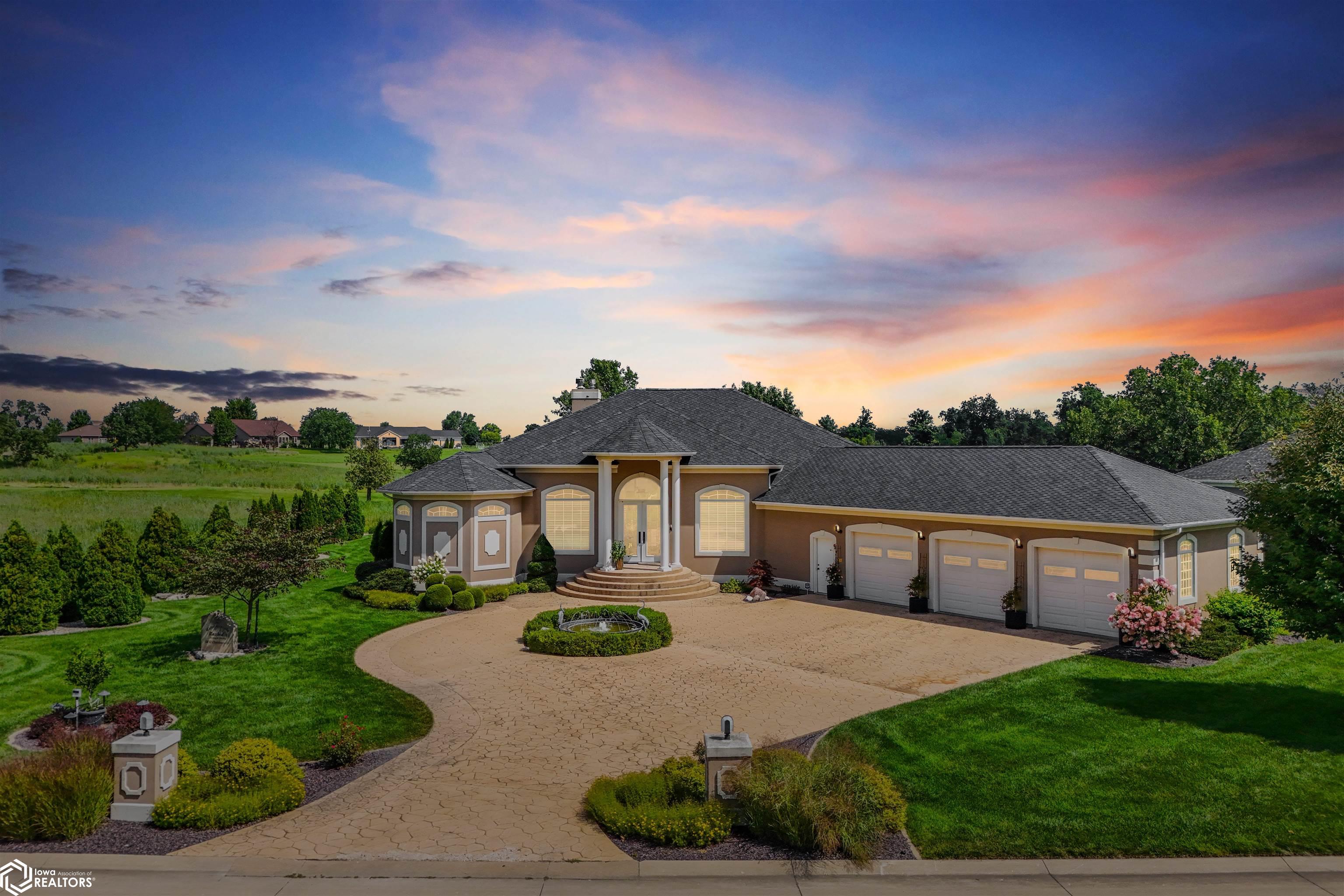 Burlington, Iowa, 52601, United States, 4 Bedrooms Bedrooms, ,5 BathroomsBathrooms,Residential,For Sale,1975547