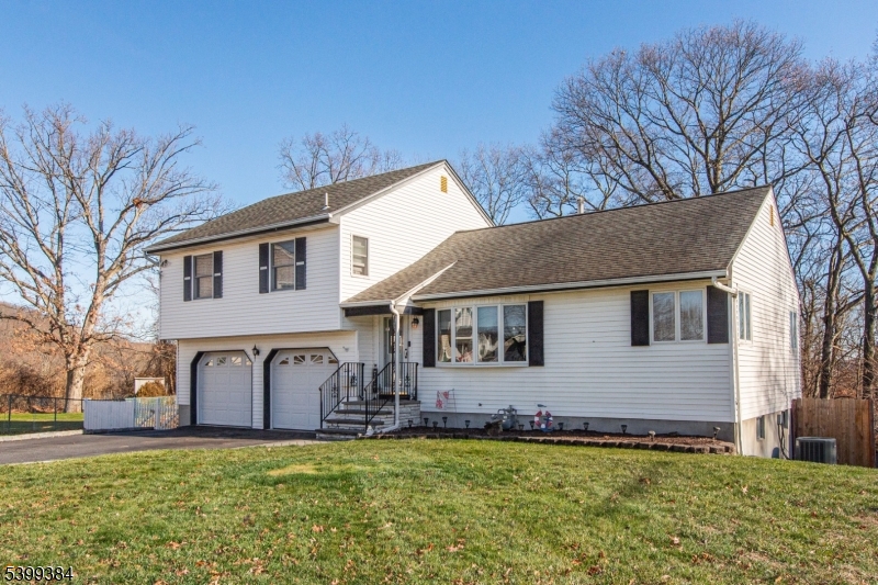 Wharton Boro, New Jersey, 07885, United States, 3 Bedrooms Bedrooms, ,2 BathroomsBathrooms,Residential,For Sale,2003282