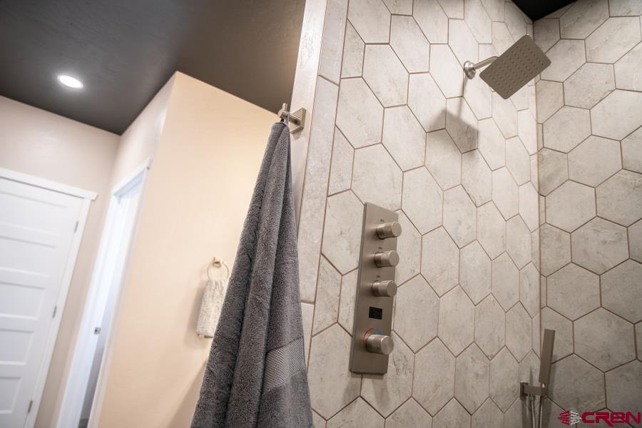 Montrose, Colorado, 81401, United States, 3 Bedrooms Bedrooms, ,2 BathroomsBathrooms,Residential,For Sale,1709571