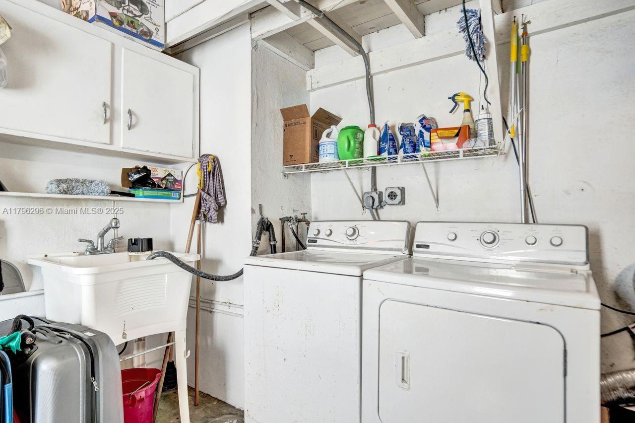 Miami Shores, Florida, 33138, United States, 2 Bedrooms Bedrooms, ,2 BathroomsBathrooms,Residential,For Sale,1804509