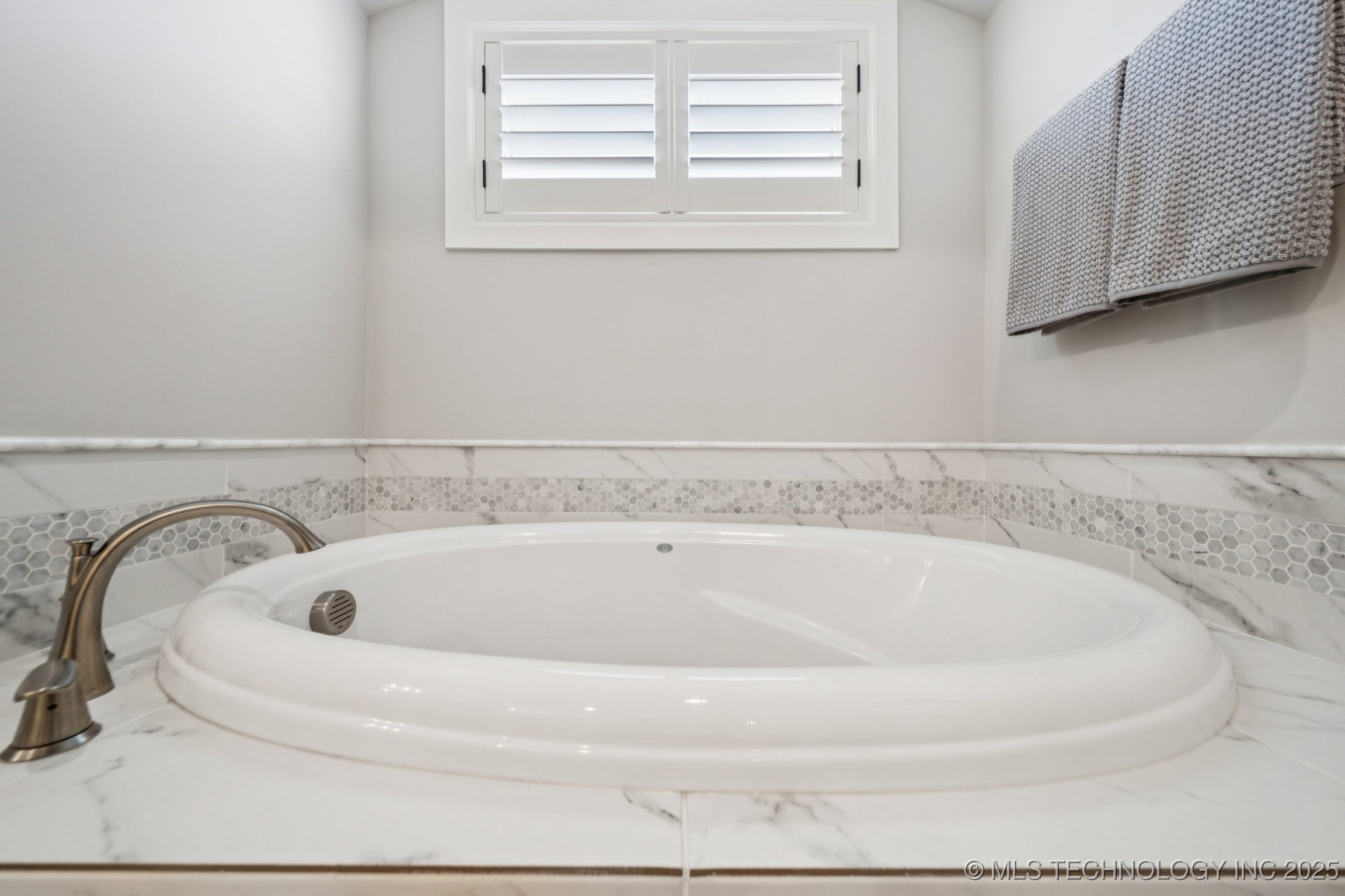 Owasso, Oklahoma, 74055, United States, 4 Bedrooms Bedrooms, ,4 BathroomsBathrooms,Residential,For Sale,1964106