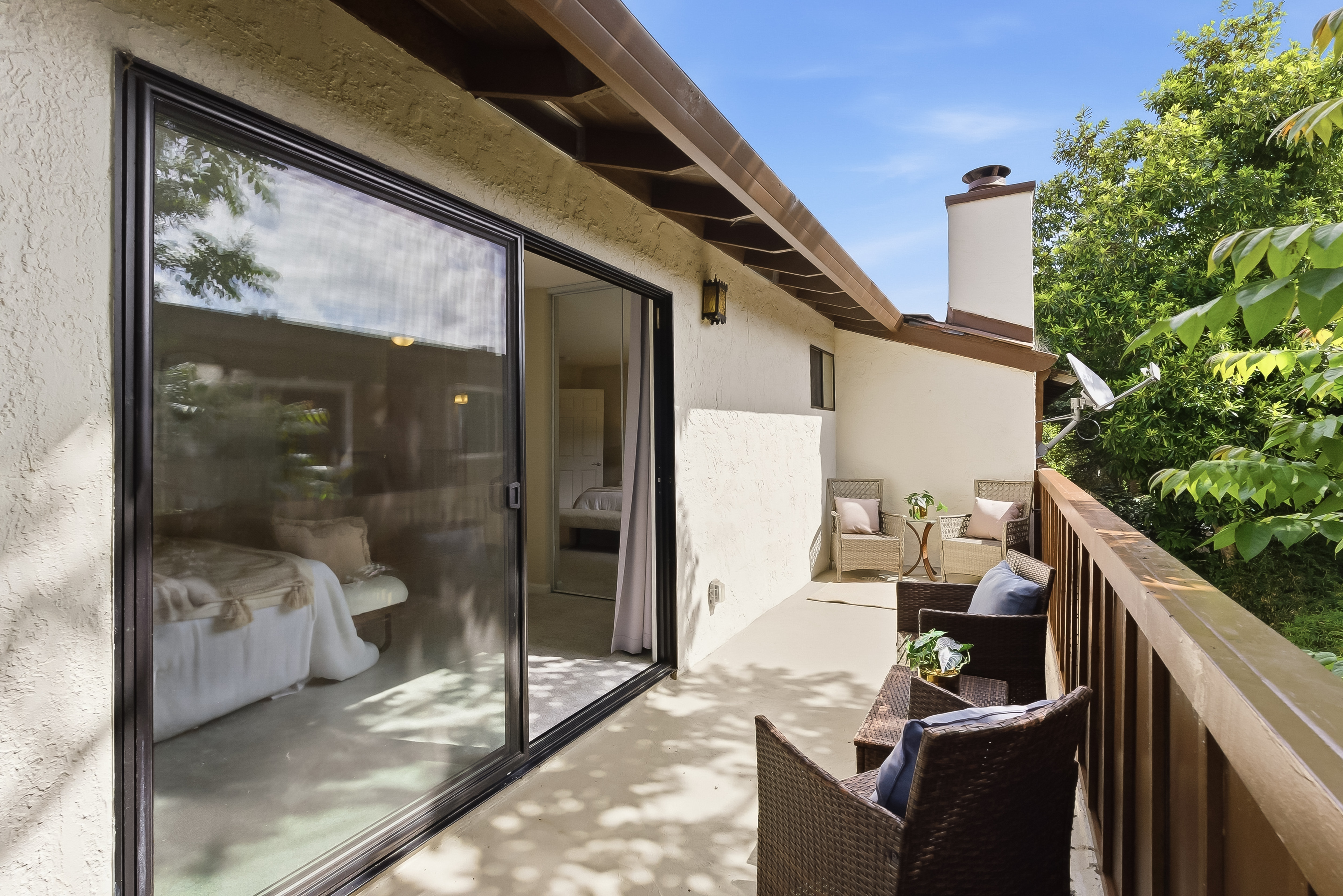  Spanish-Style Townhome in Tranquil Community - 物件實景