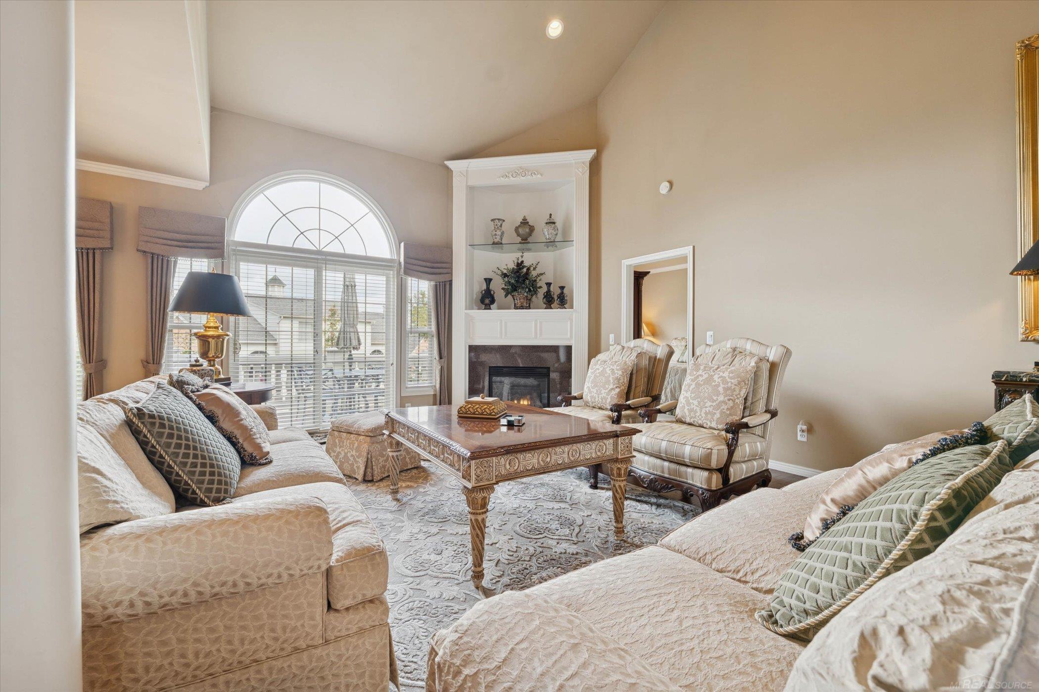 Oakland Twp, Michigan, 48306, United States, 2 Bedrooms Bedrooms, ,4 BathroomsBathrooms,Residential,For Sale,1984320