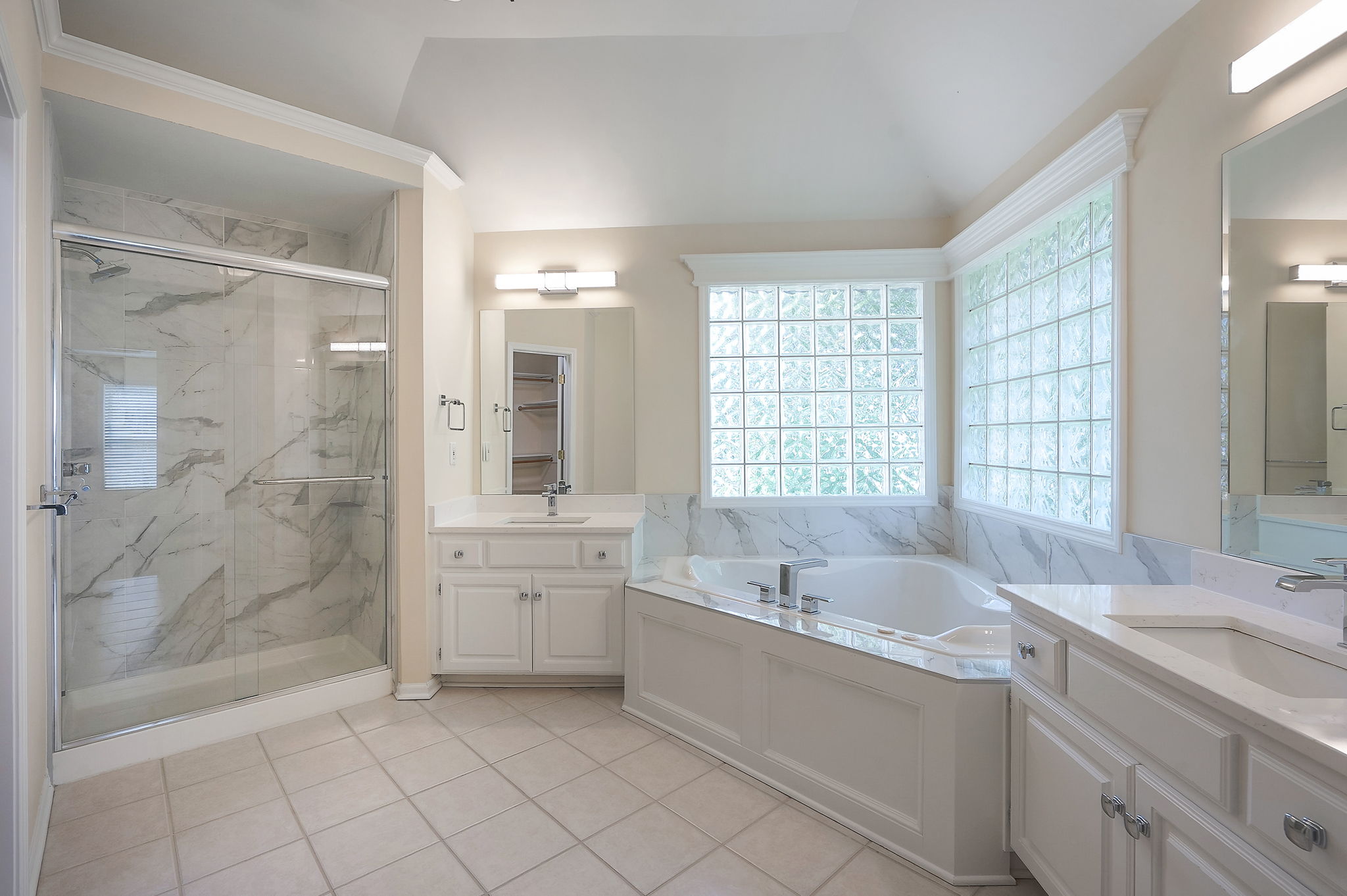  15223 Woodson Lane, Overland Park, KS 66223 - 物件實景