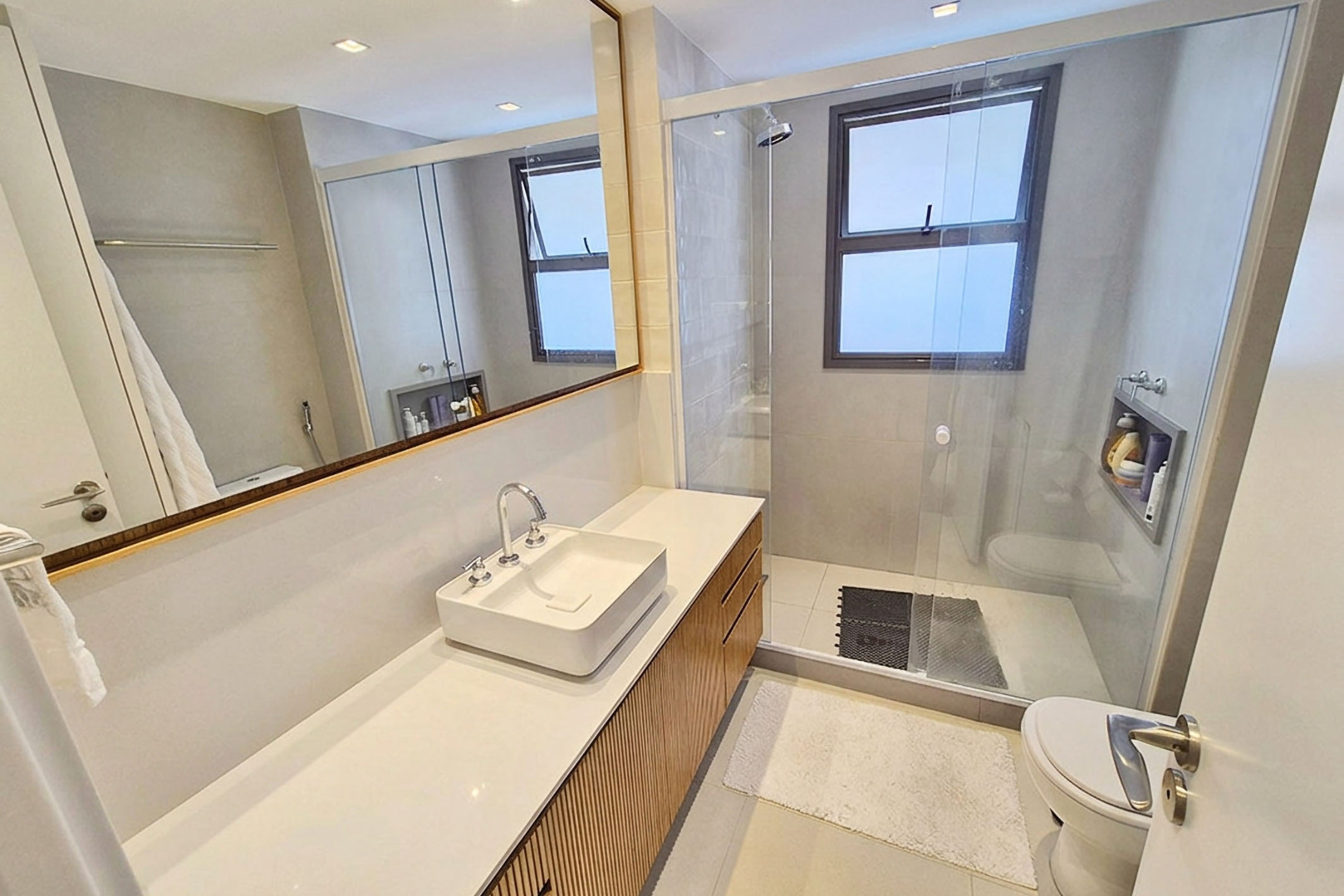  Apartment with 4 Suites and a Spacious Balcony in Jardim Botânico - 物件實景
