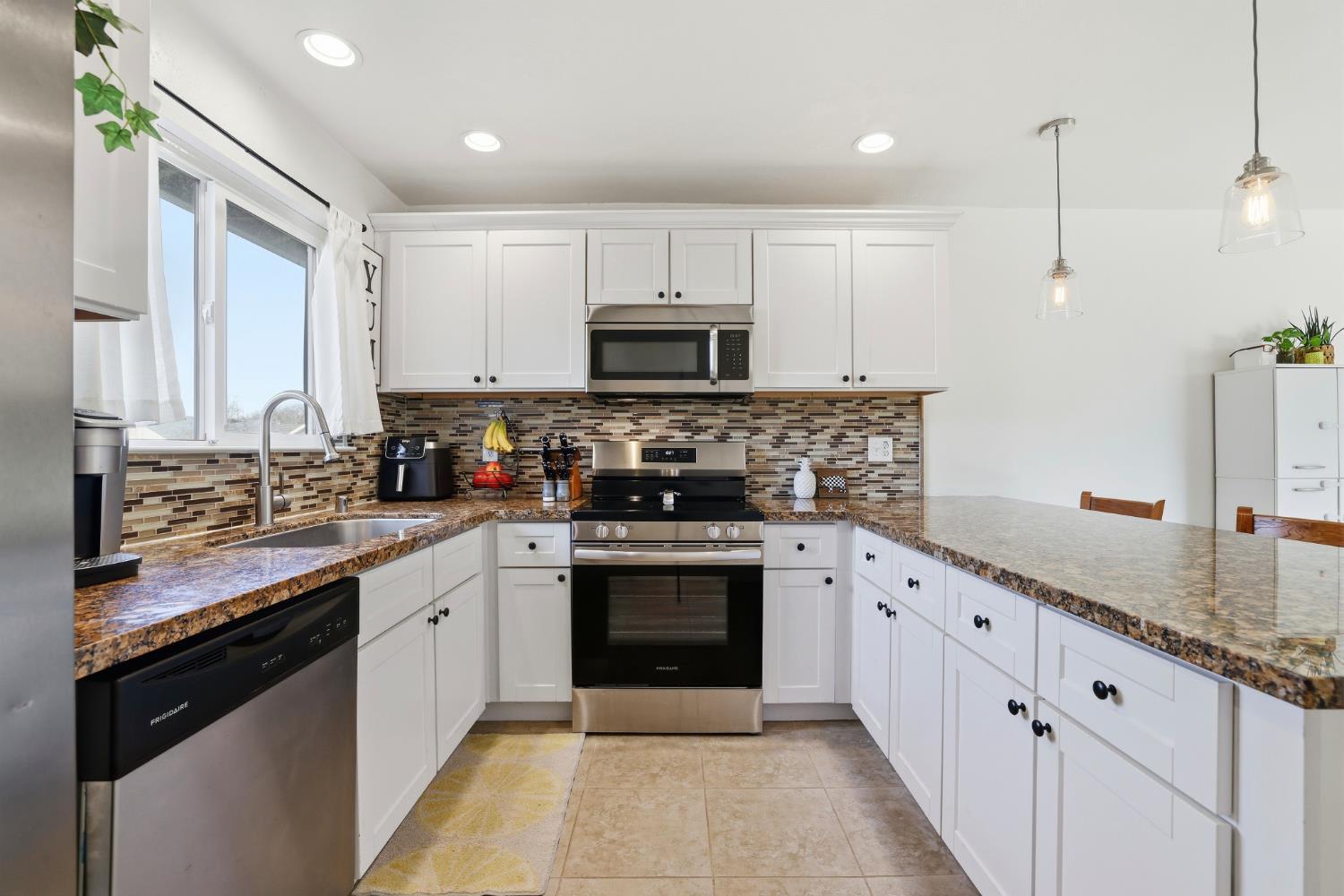 Sacramento, California, 95864, United States, 3 Bedrooms Bedrooms, ,2 BathroomsBathrooms,Residential,For Sale,2010336