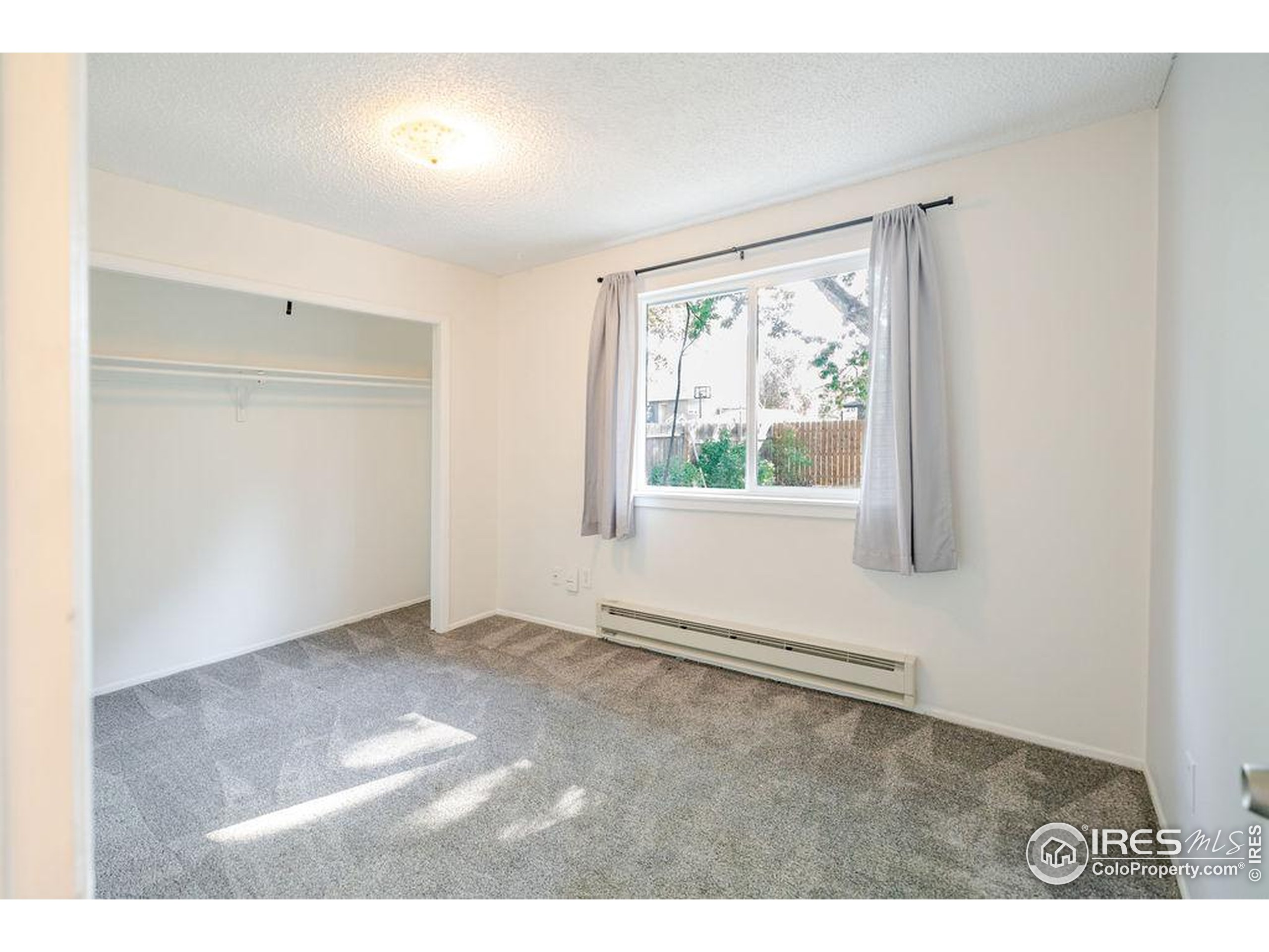Longmont, Colorado, 80501, United States, 4 Bedrooms Bedrooms, ,2 BathroomsBathrooms,Residential,For Sale,1941984