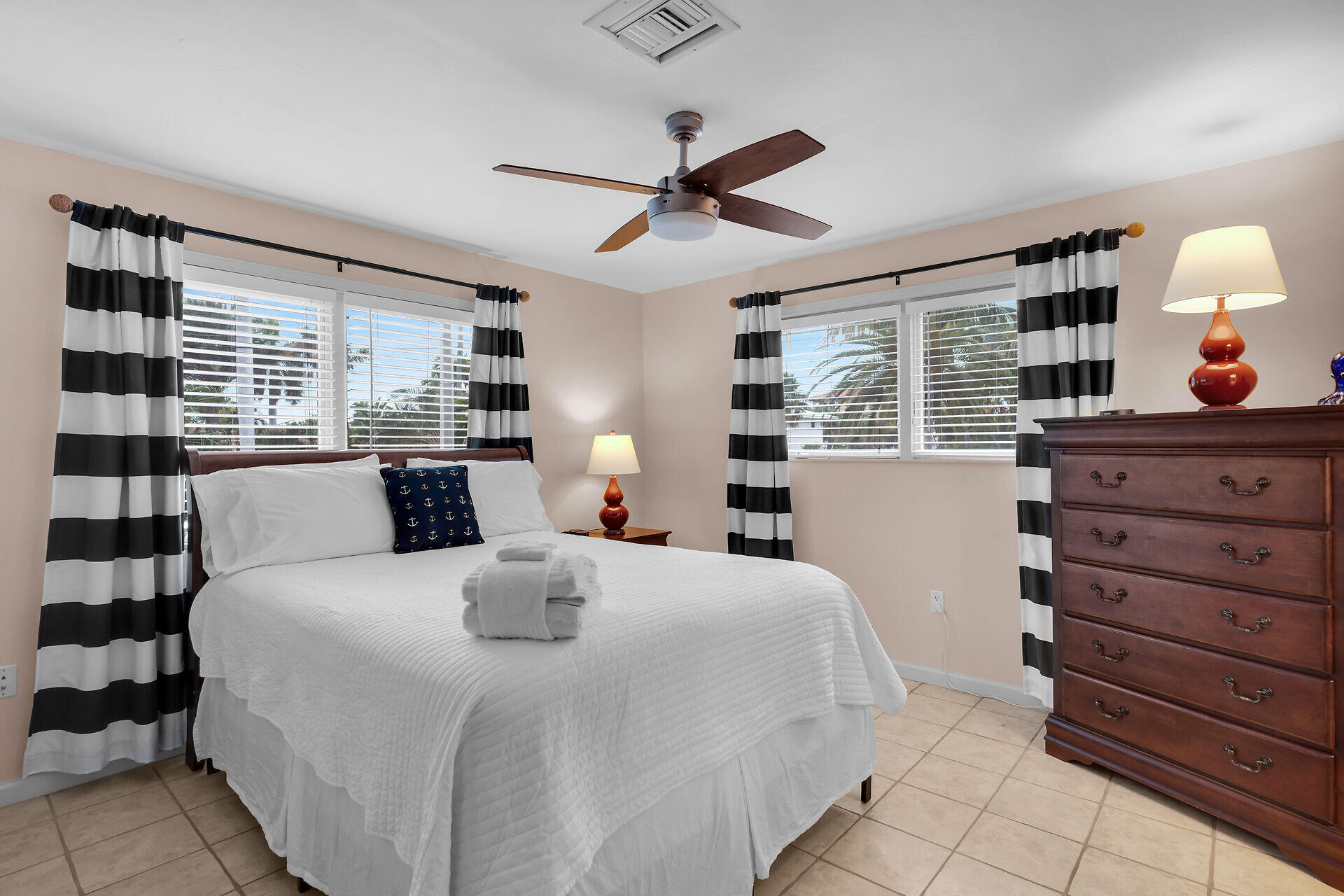 MARATHON, Florida, 33050, United States, 5 Bedrooms Bedrooms, ,3 BathroomsBathrooms,Residential,For Sale,1691478