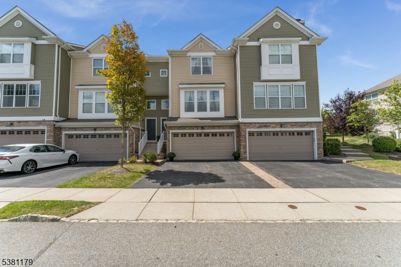 Hackettstown, New Jersey, 07840, United States, 3 Bedrooms Bedrooms, ,3 BathroomsBathrooms,Residential,For Sale,1977802