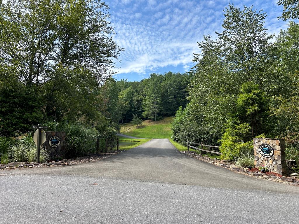 Blue Ridge, Georgia, 30513, United States, 3 Bedrooms Bedrooms, ,4 BathroomsBathrooms,Residential,For Sale,1858948