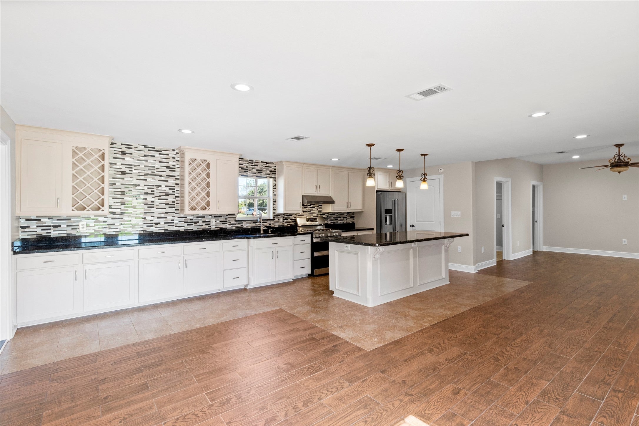 Liverpool, Texas, 77577, United States, 3 Bedrooms Bedrooms, ,2 BathroomsBathrooms,Residential,For Sale,2008192