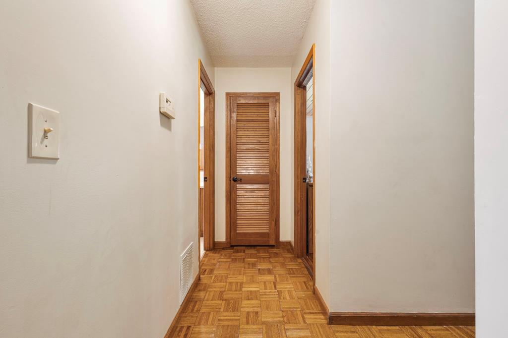 Hayesville, North Carolina, 28904, United States, 4 Bedrooms Bedrooms, ,2 BathroomsBathrooms,Residential,For Sale,1871296