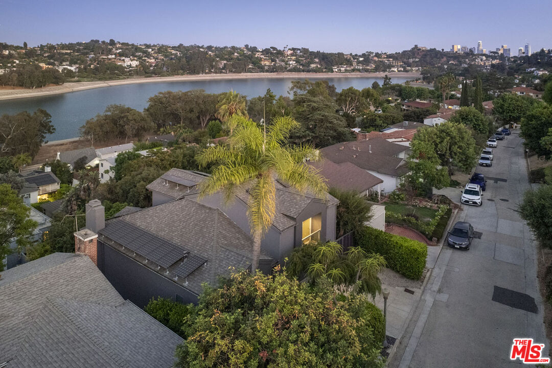 Los Angeles, California, 90039, United States, 3 Bedrooms Bedrooms, ,4 BathroomsBathrooms,Residential,For Sale,1934382