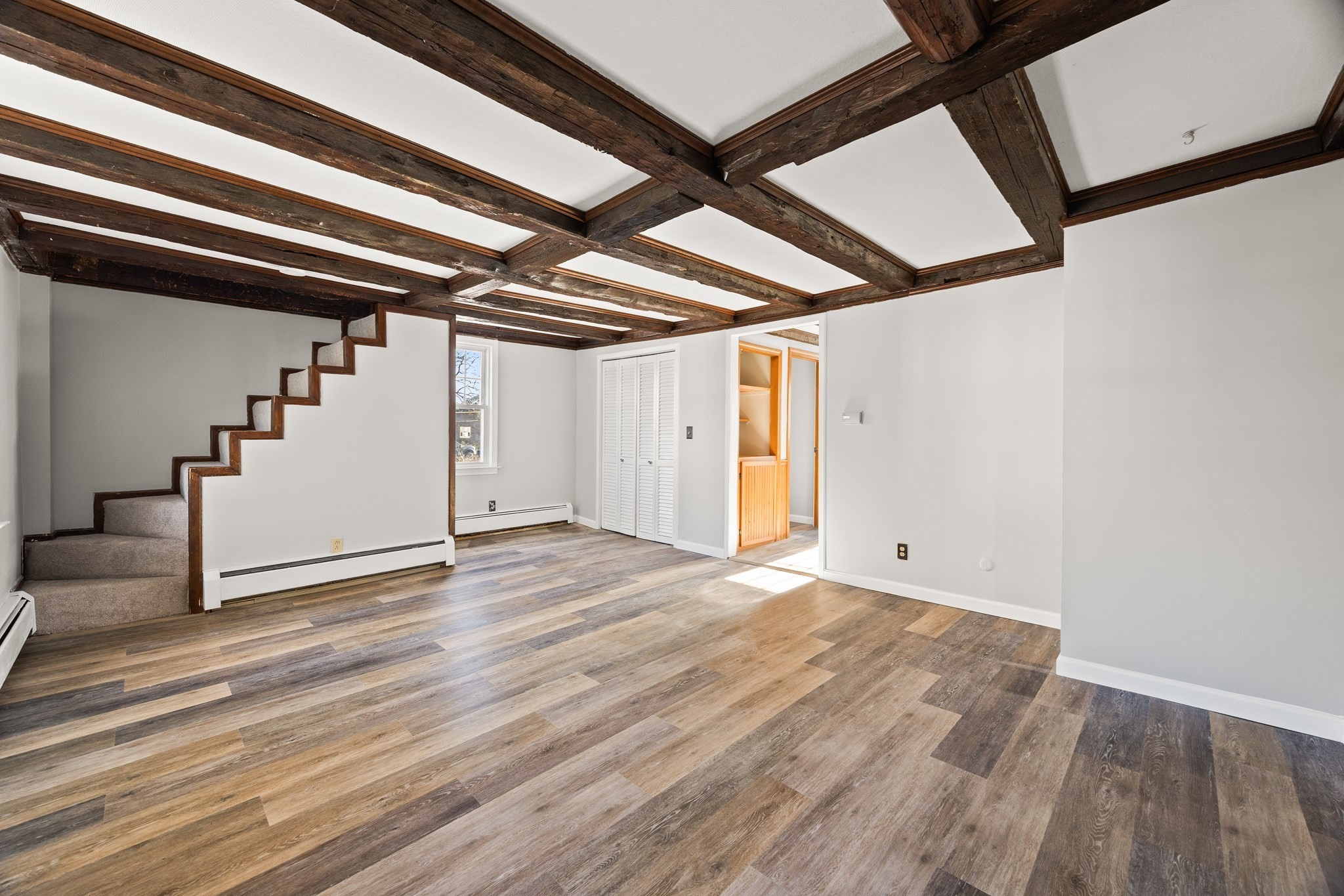 Taunton, Massachusetts, 02780, United States, 4 Bedrooms Bedrooms, ,2 BathroomsBathrooms,Residential,For Sale,2007506