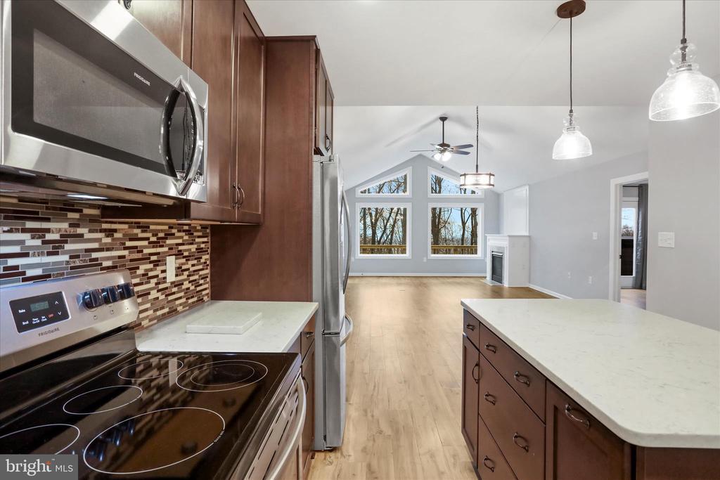 Front Royal, Virginia, 22630, United States, 3 Bedrooms Bedrooms, ,3 BathroomsBathrooms,Residential,For Sale,1996809