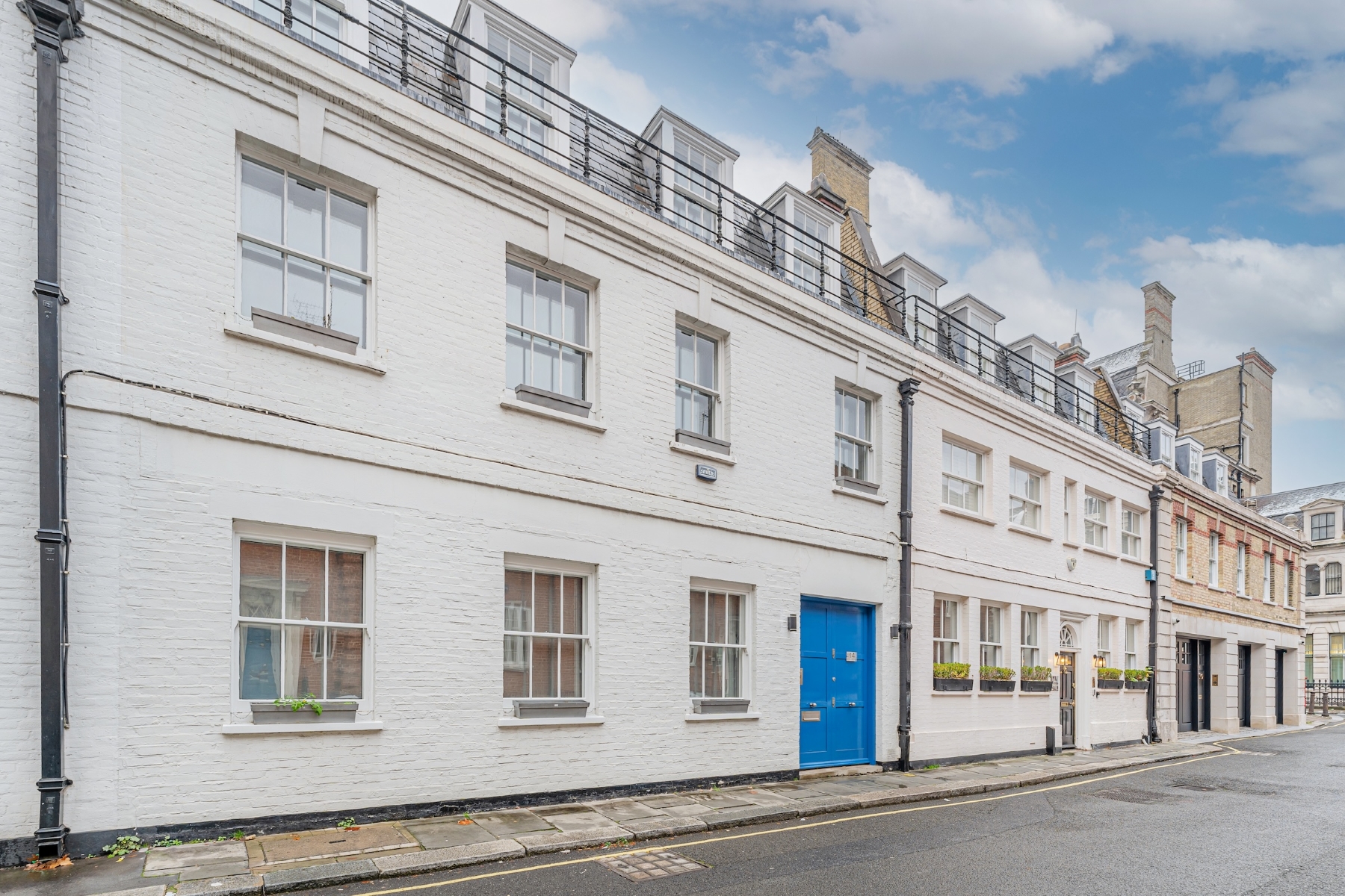 Outstanding four-bedroom family home in Belgravia 