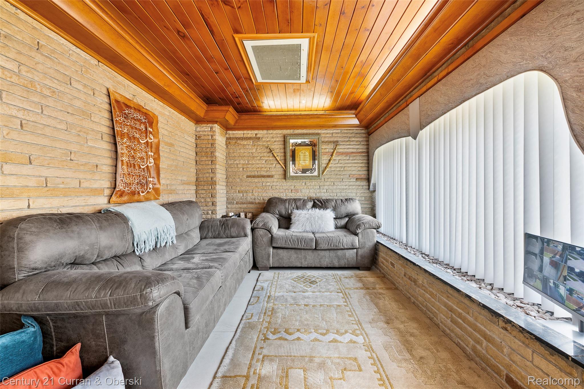 Dearborn, Michigan, 48126, United States, 3 Bedrooms Bedrooms, ,4 BathroomsBathrooms,Residential,For Sale,1979682