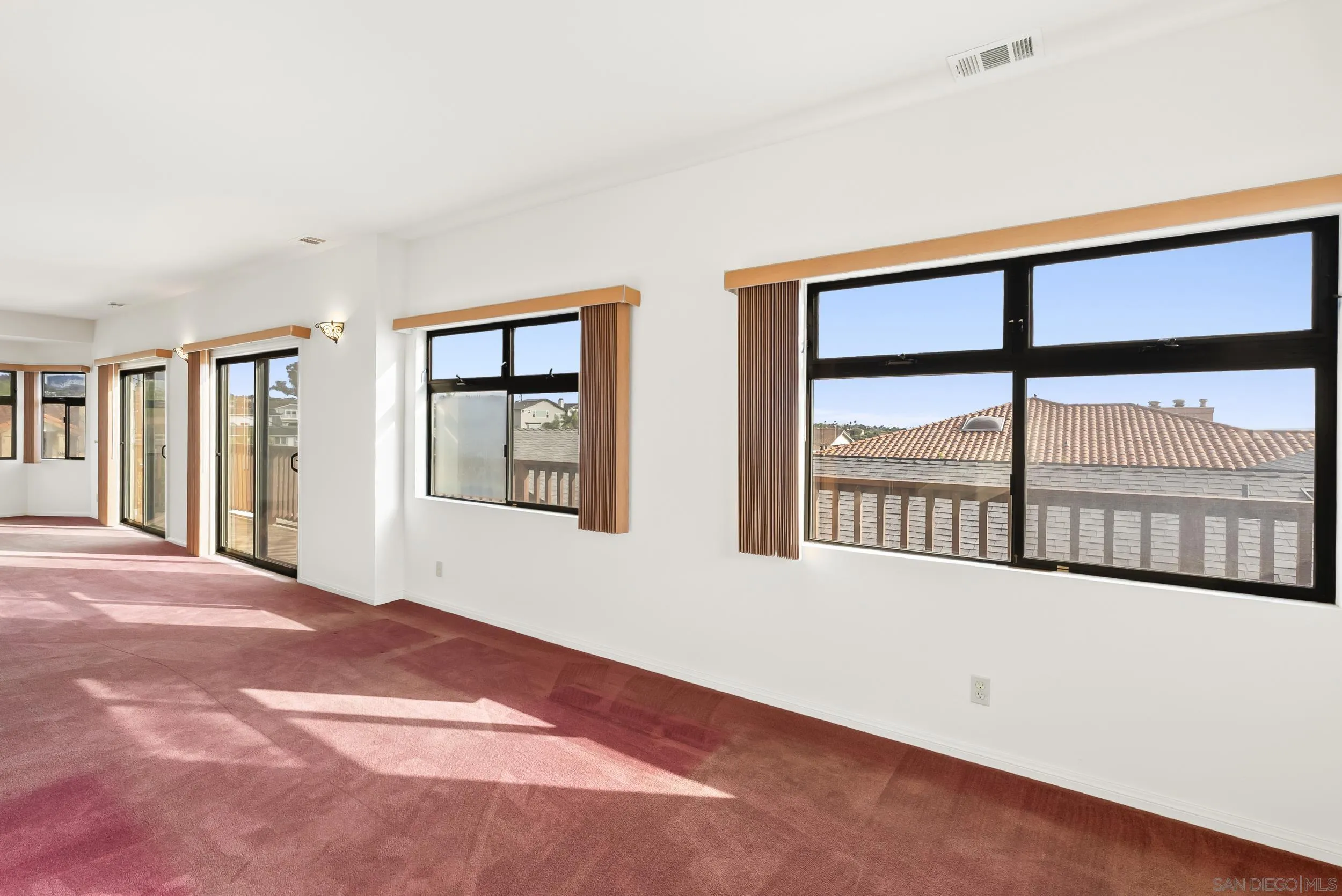 San Diego, California, 92117, United States, 3 Bedrooms Bedrooms, ,3 BathroomsBathrooms,Residential,For Sale,1966862