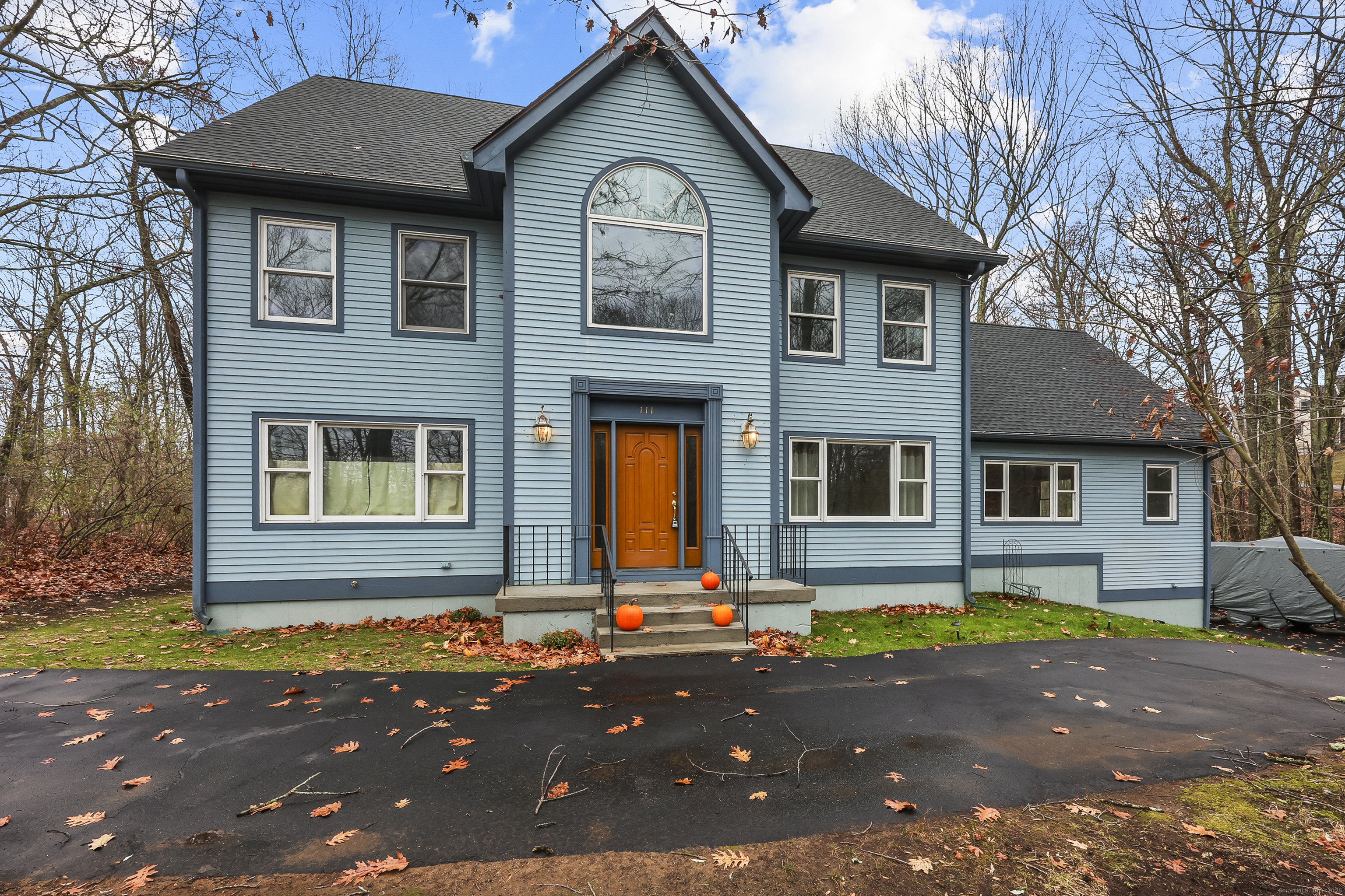 Lebanon, Connecticut, 06249, United States, 3 Bedrooms Bedrooms, ,4 BathroomsBathrooms,Residential,For Sale,1999598