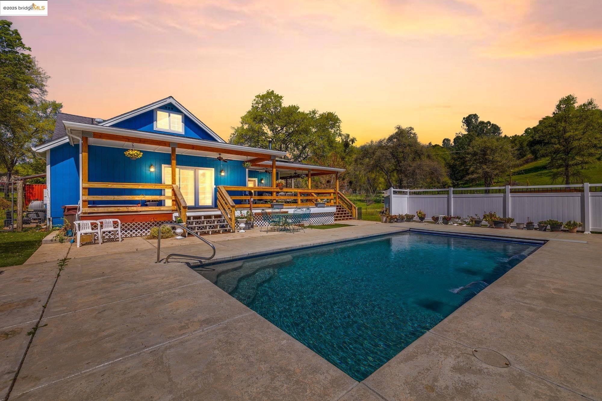 Sonora, California, 95370, United States, 4 Bedrooms Bedrooms, ,2 BathroomsBathrooms,Residential,For Sale,1980080