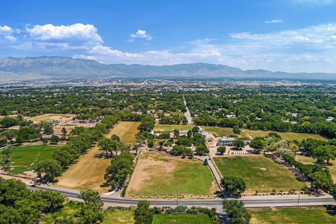 Los Ranchos, New Mexico, 87107, United States, 5 Bedrooms Bedrooms, ,5 BathroomsBathrooms,Residential,For Sale,1900994