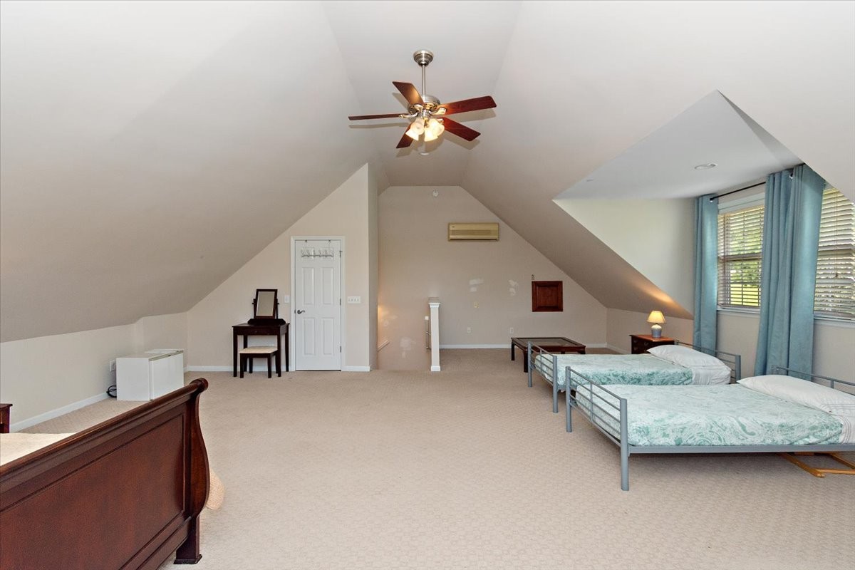 Columbia, Tennessee, 38401, United States, 4 Bedrooms Bedrooms, ,3 BathroomsBathrooms,Residential,For Sale,1897603