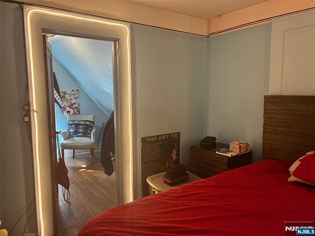 Teaneck, New Jersey, 07666, United States, 3 Bedrooms Bedrooms, ,2 BathroomsBathrooms,Residential,For Sale,1987790