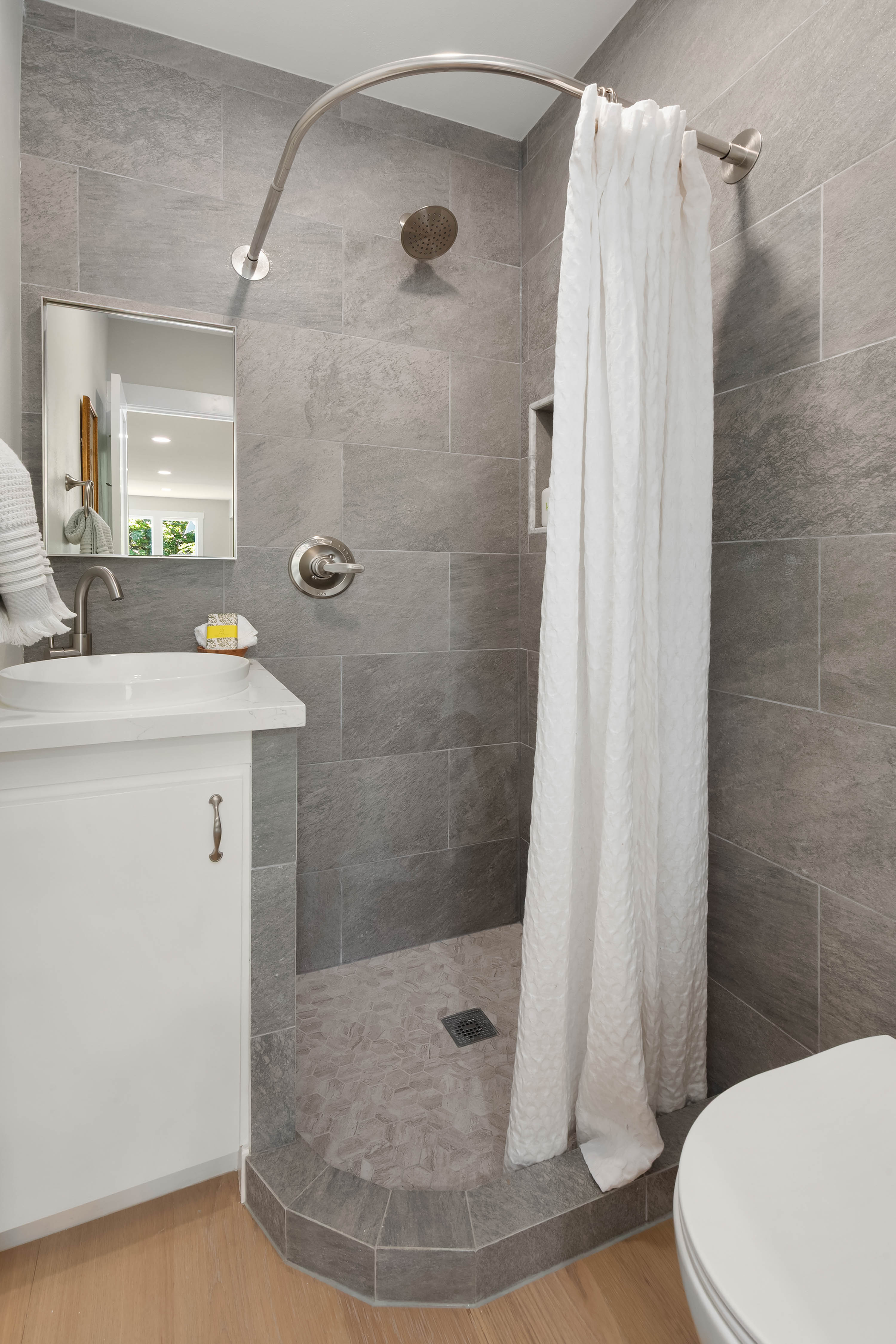  1312 NE 70th St, Seattle, WA 98115 - 物件實景